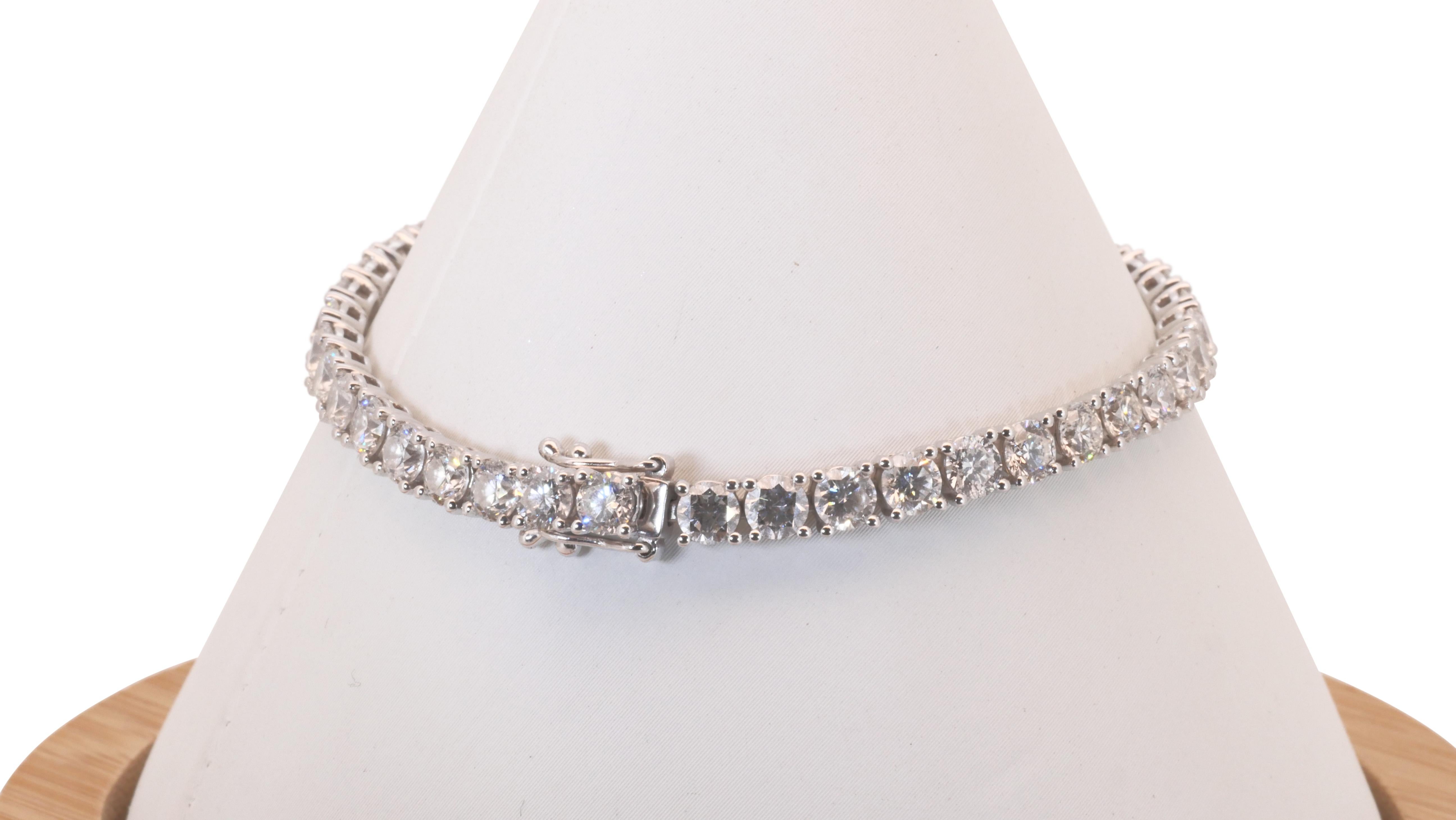 Dazzling 14k White Gold Tennis Bracelet with 7.5 Carat Natural Diamonds 1