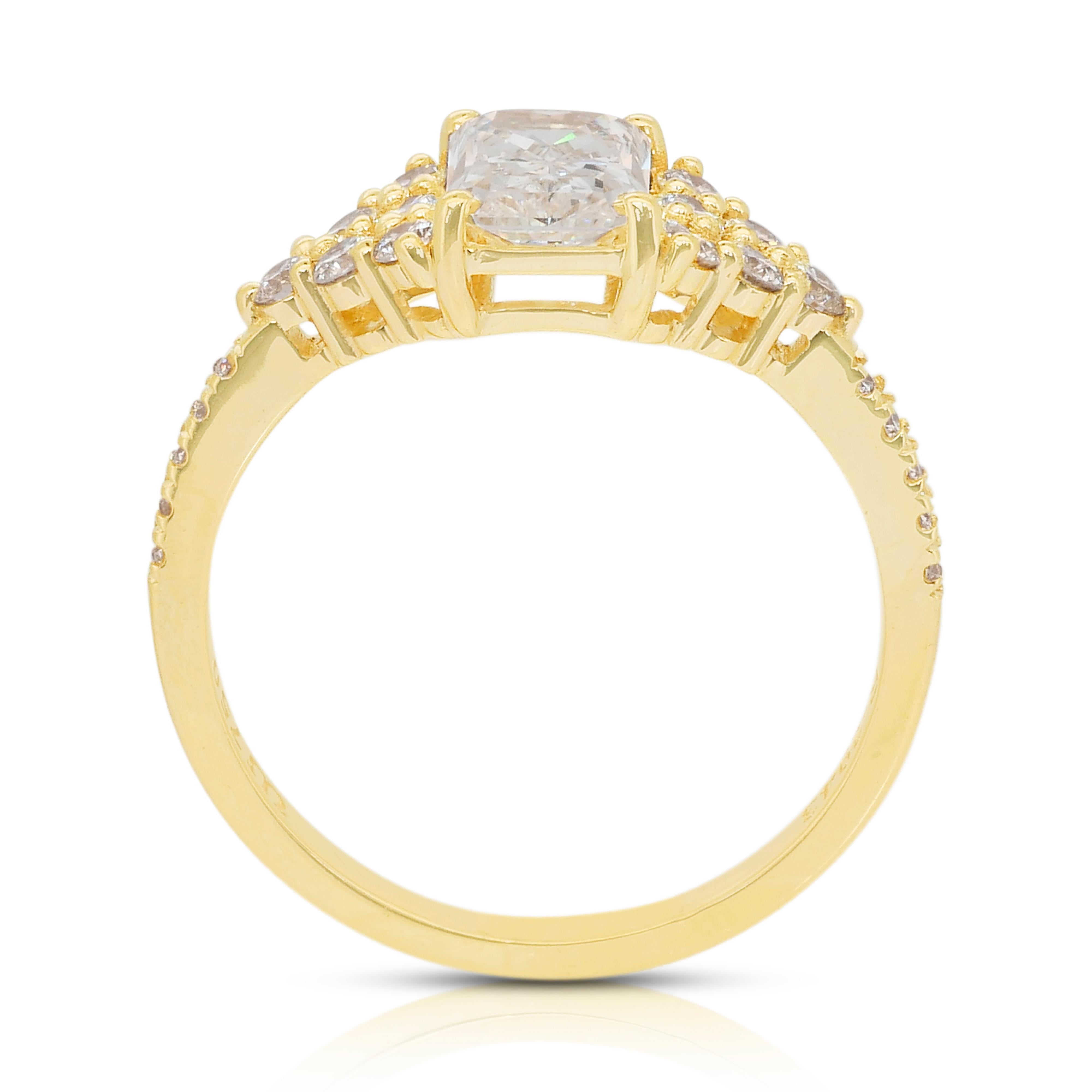 Abbagliante anello con pavé di diamanti da 1,60 carati in oro giallo 18 carati - certificato IGI in vendita 4