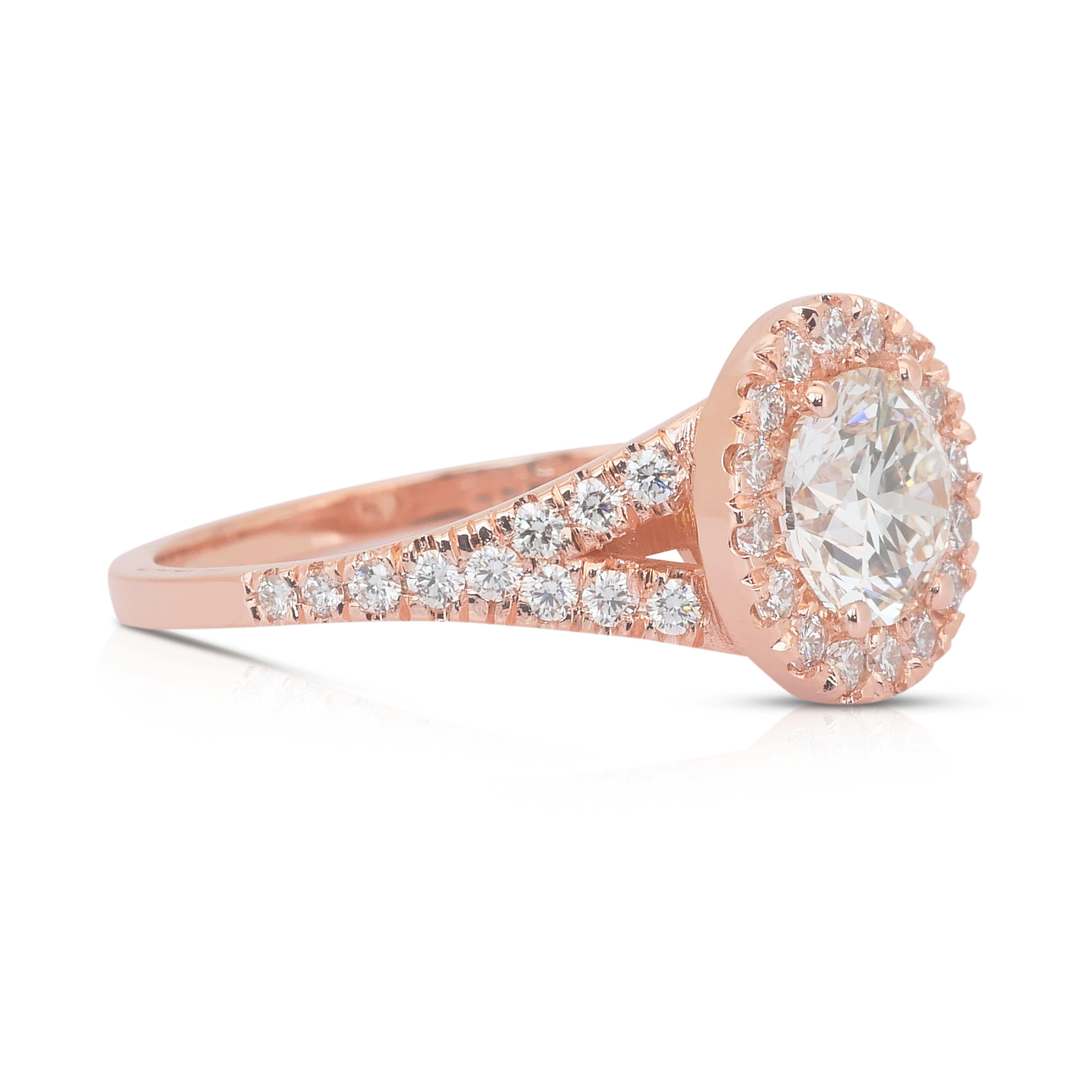 Abbagliante anello aureolato con 1,61 carati di diamanti in oro rosa 18 carati - certificato IGI In condizioni Nuovo in vendita a רמת גן, IL