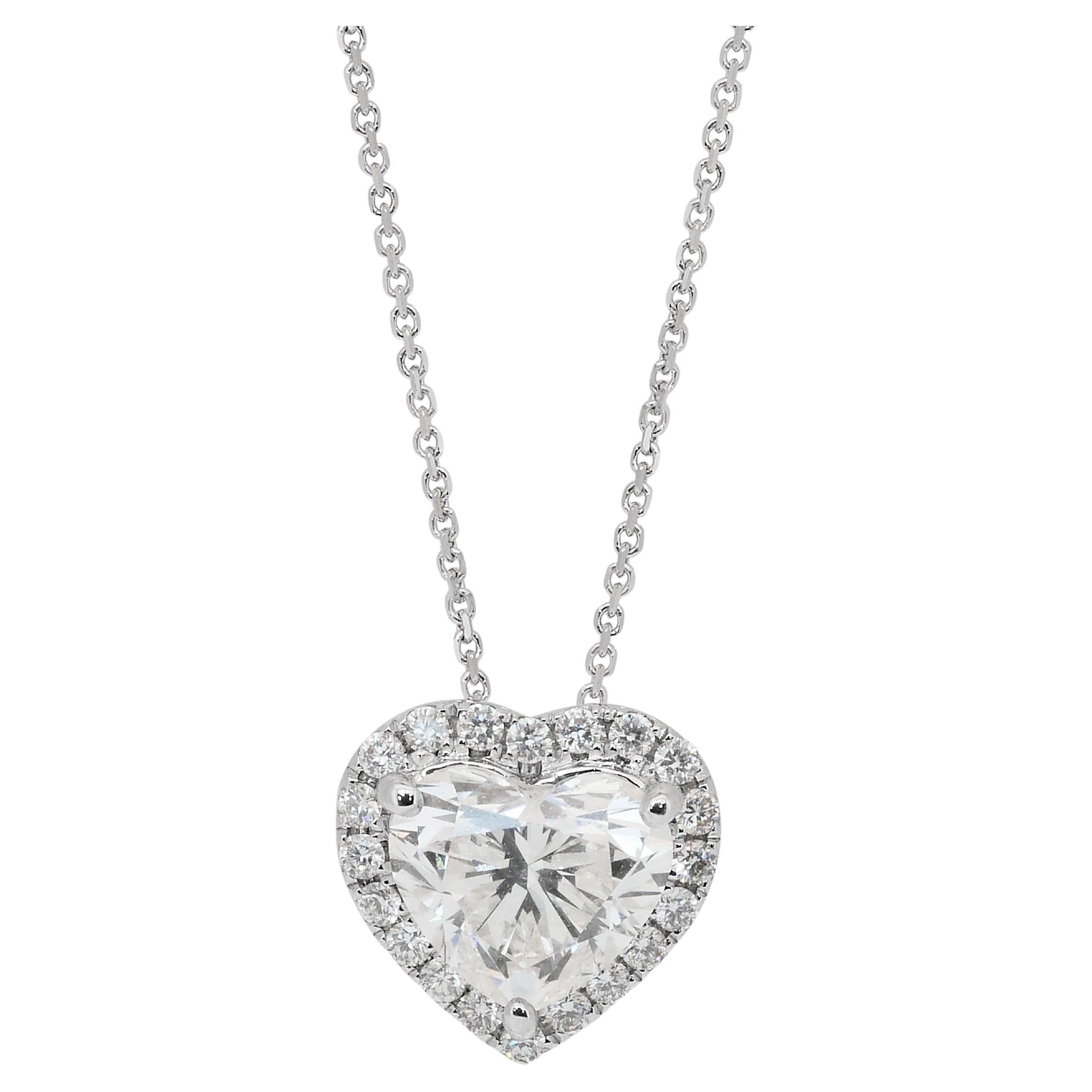 Collana di diamanti da 1,75 carati con pendente a cuore in oro bianco 18 carati - GIA in vendita