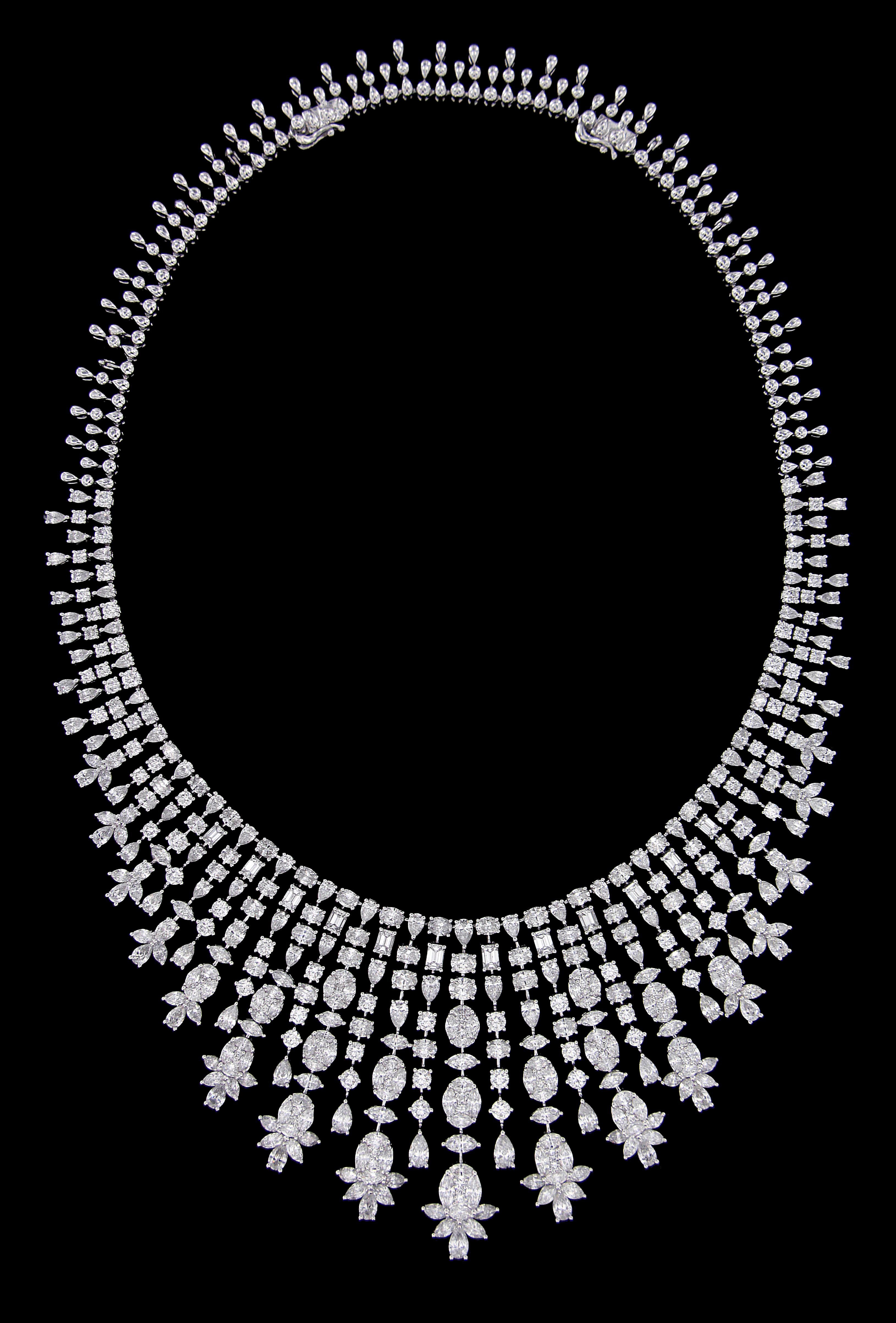 Oval Cut Dazzling 18 Karat White Gold and Diamond Necklace For Sale
