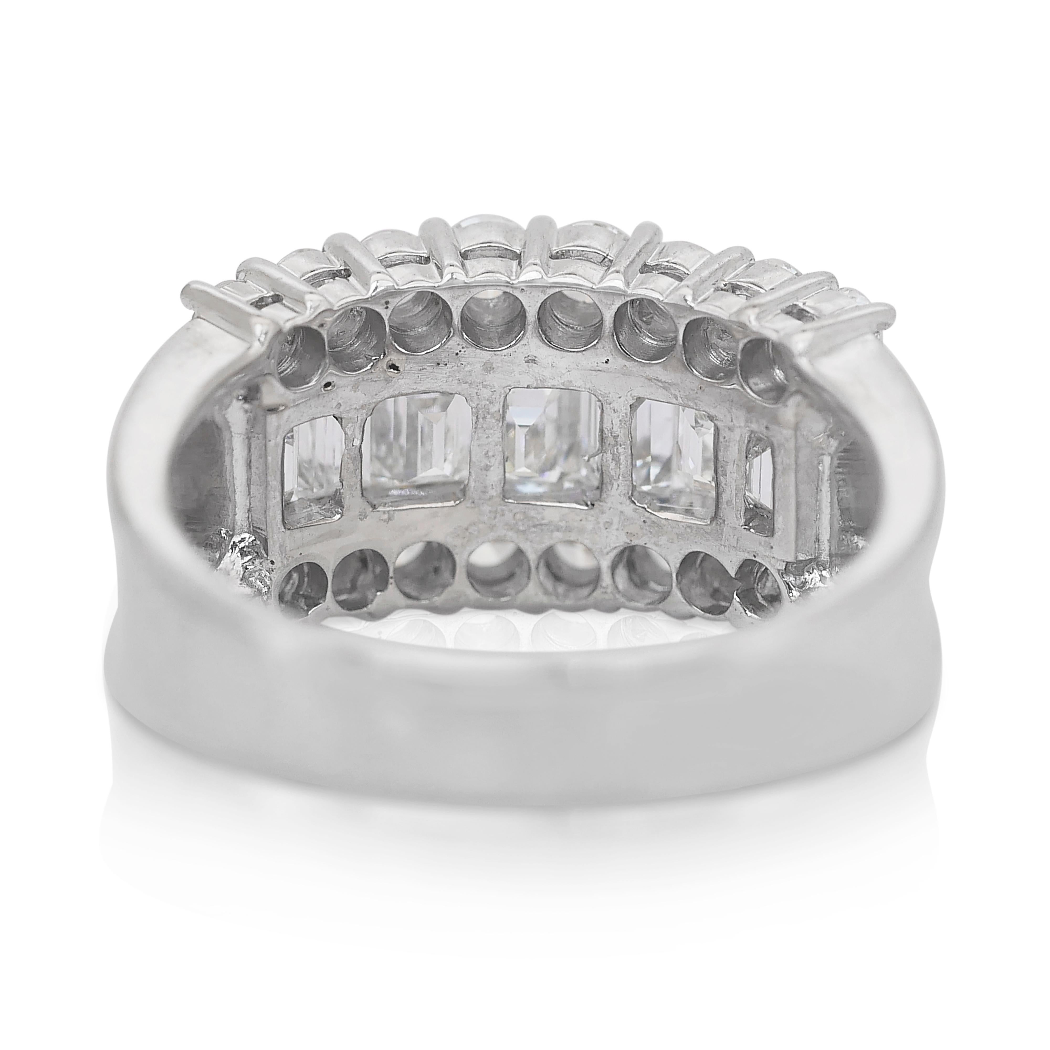 Dazzling 1.80ct Diamonds Cluster Ring in 18k White Gold - IGI Certified 2