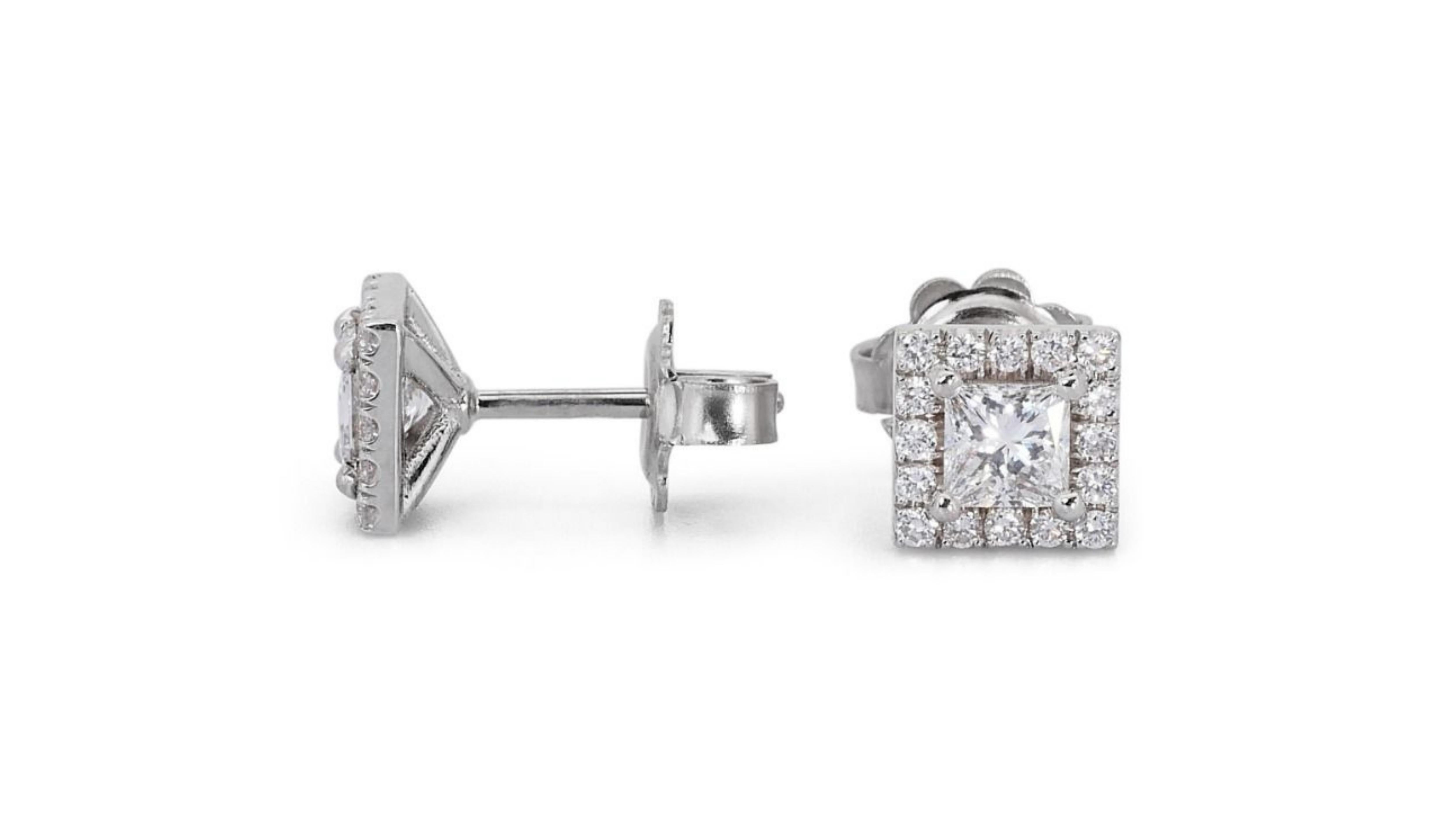 Dazzling 18k White Gold .67ct Princess Cut Stud Diamond Earrings 2