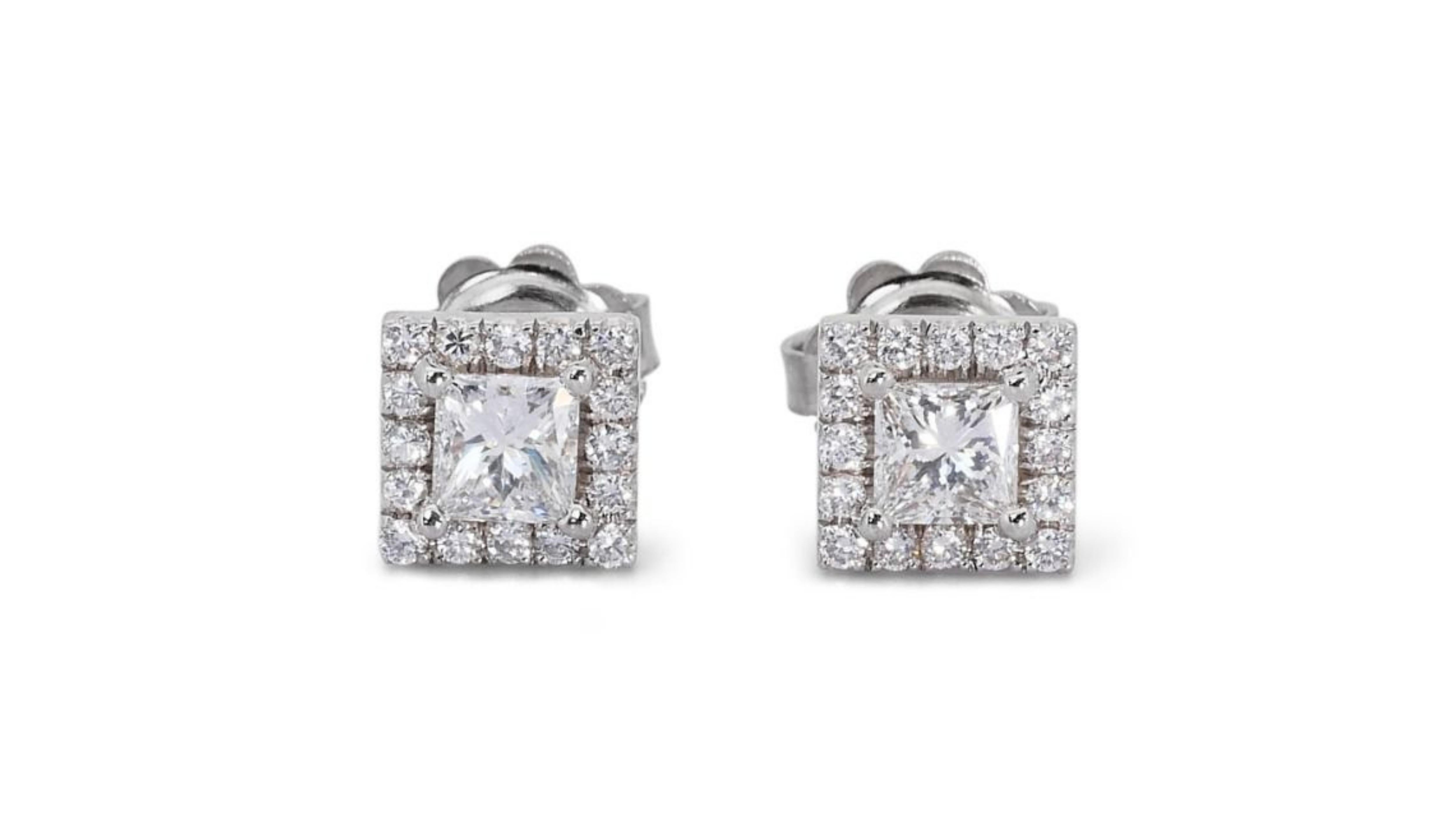 Dazzling 18k White Gold .67ct Princess Cut Stud Diamond Earrings 4