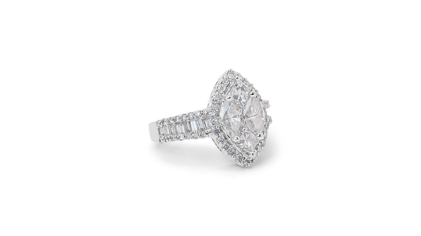 Dazzling 18k White Gold Baguette Ring with 1.9 ct Natural Diamonds IGI Cert In New Condition In רמת �גן, IL