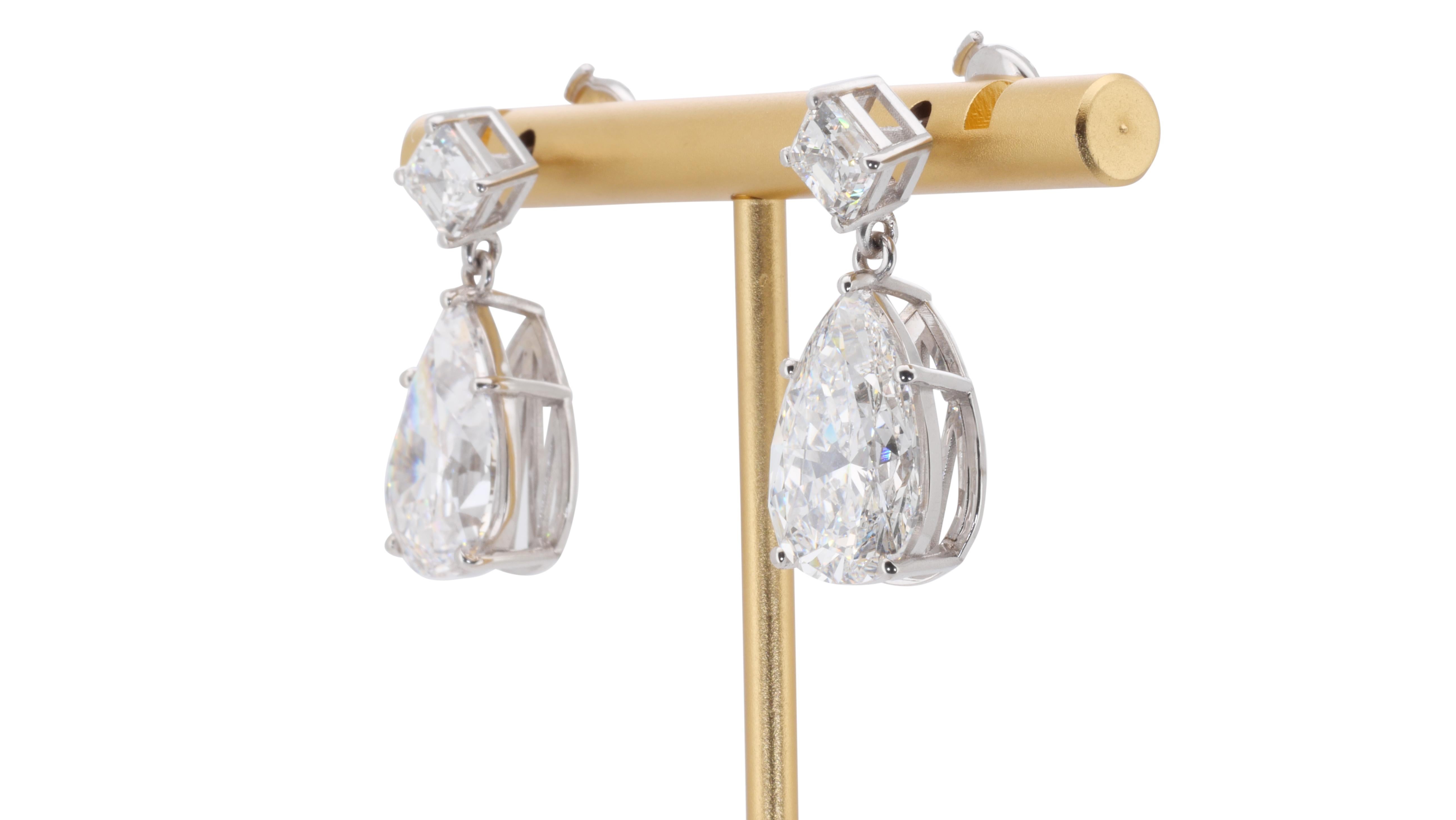Dazzling 18k White Gold Earrings w/ 14.19 Carat Natural Diamonds GIA Certificate For Sale 2