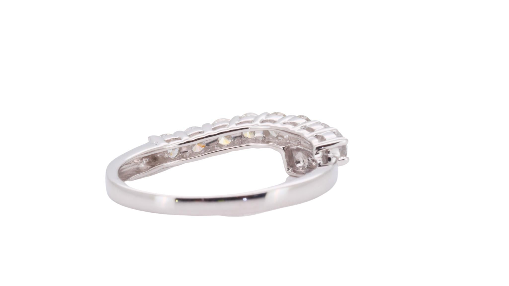 Dazzling 18k White Gold Half Eternity Ring w/ 0.65 Carat Natural Diamonds For Sale 2