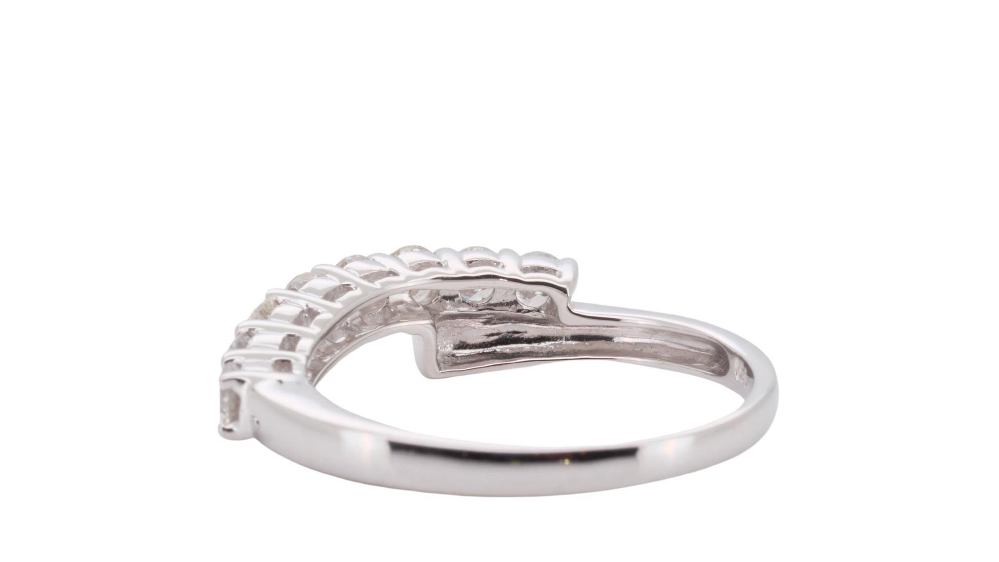 Dazzling 18k White Gold Half Eternity Ring w/ 0.65 Carat Natural Diamonds For Sale 4