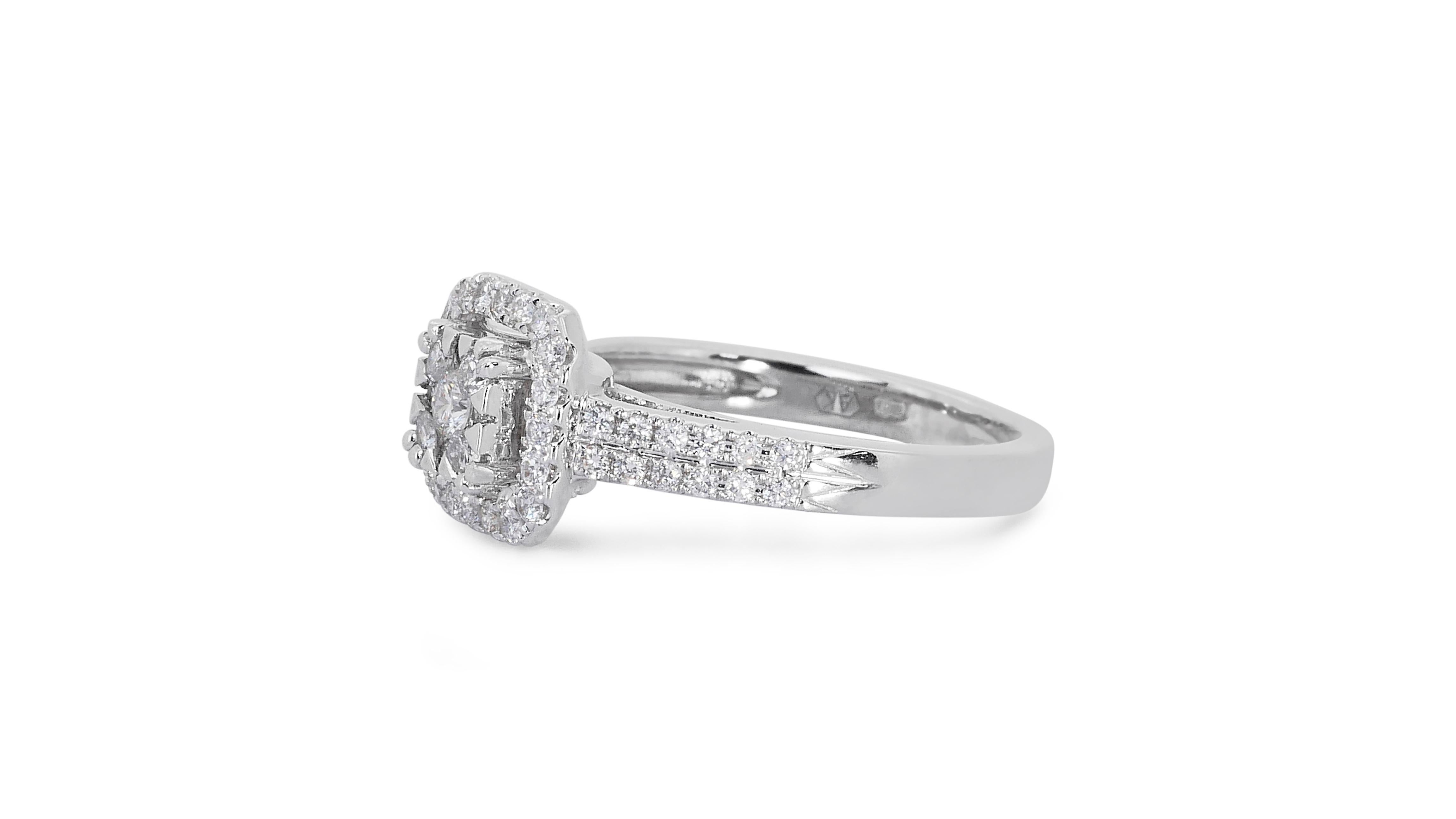 Round Cut Dazzling 18K White gold Halo Ring w/ 1.0 ct total natural diamonds For Sale