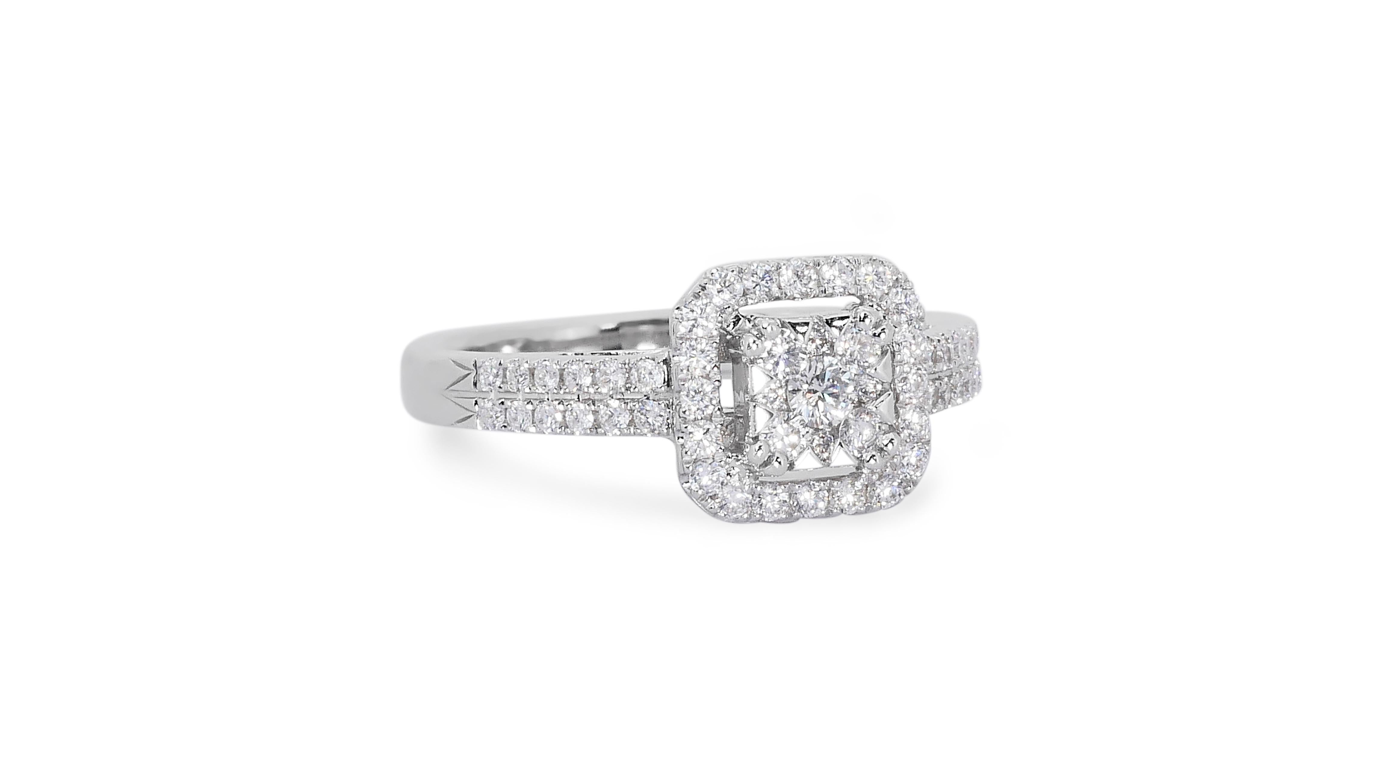 Women's Dazzling 18K White gold Halo Ring w/ 1.0 ct total natural diamonds For Sale