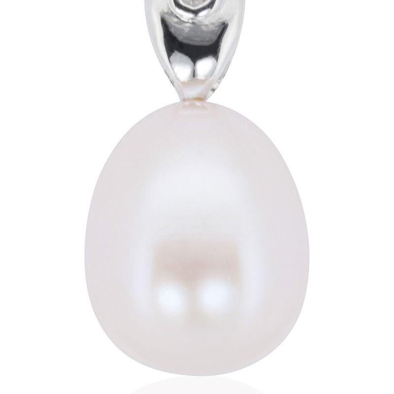 Round Cut Dazzling 18k White Gold Necklace with 0.01 Ct Natural Pearl and Diamond For Sale