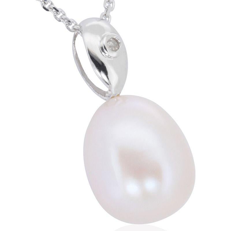 Women's Dazzling 18k White Gold Necklace with 0.01 Ct Natural Pearl and Diamond For Sale