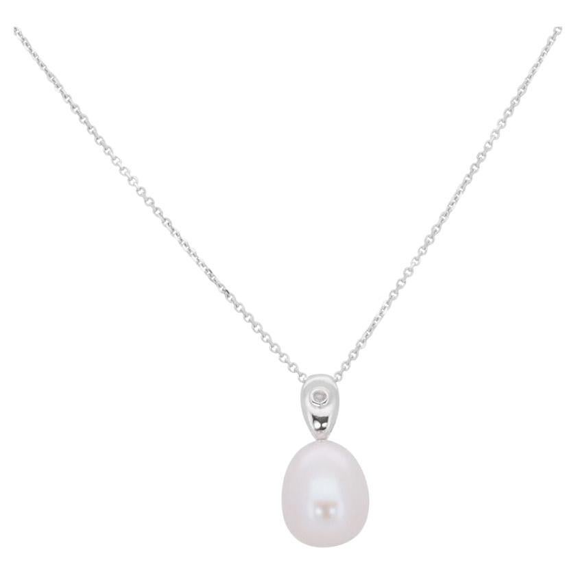 Dazzling 18k White Gold Necklace with 0.01 Ct Natural Pearl and Diamond For Sale