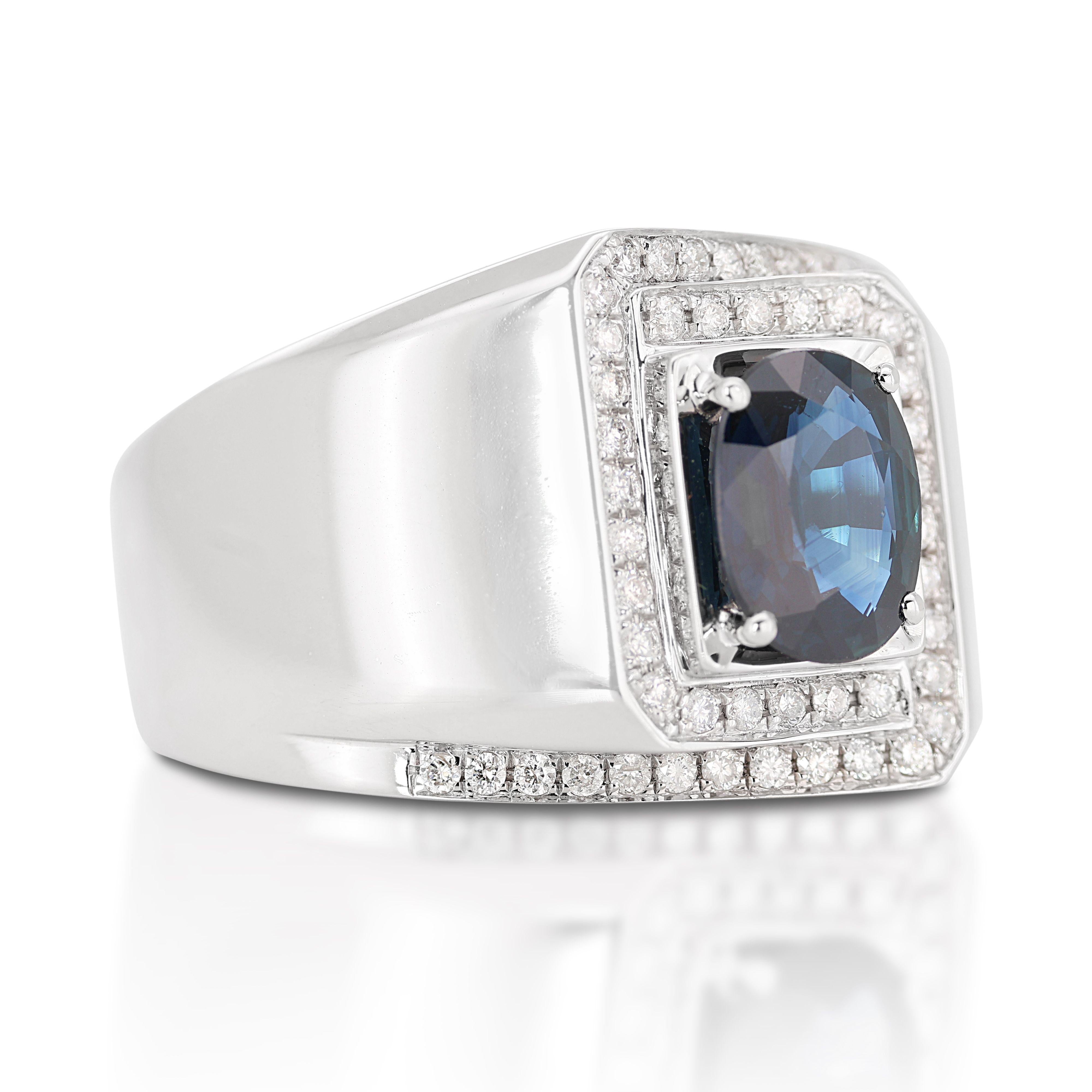 Dazzling 18K White Gold Ring w/ 1.90 ct Sapphire and Natural Diamonds IGI Cert In New Condition For Sale In רמת גן, IL