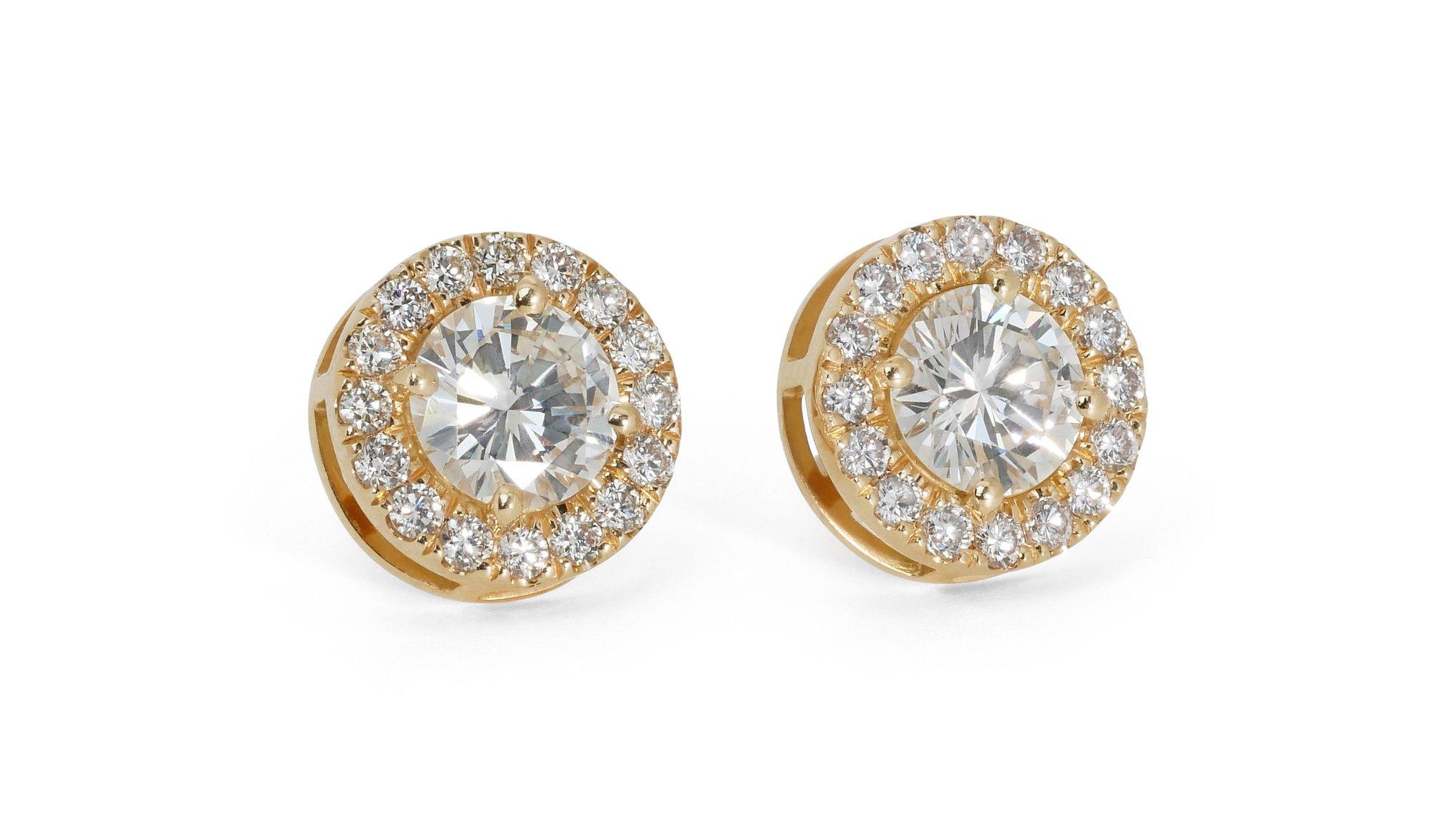 Round Cut Dazzling 18k Yellow Gold Natural Diamond Halo Stud Earrings w/2.65 ct - GIA  For Sale