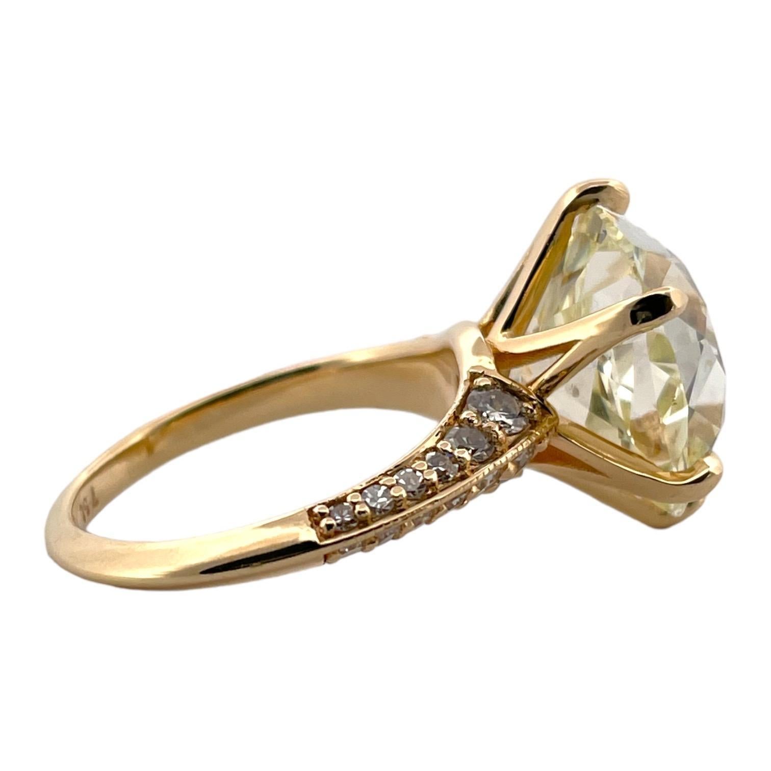 Women's or Men's 18K Yellow Gold Ring Adorned with 10.08 Carat Natural Diamonds retail $460000 For Sale