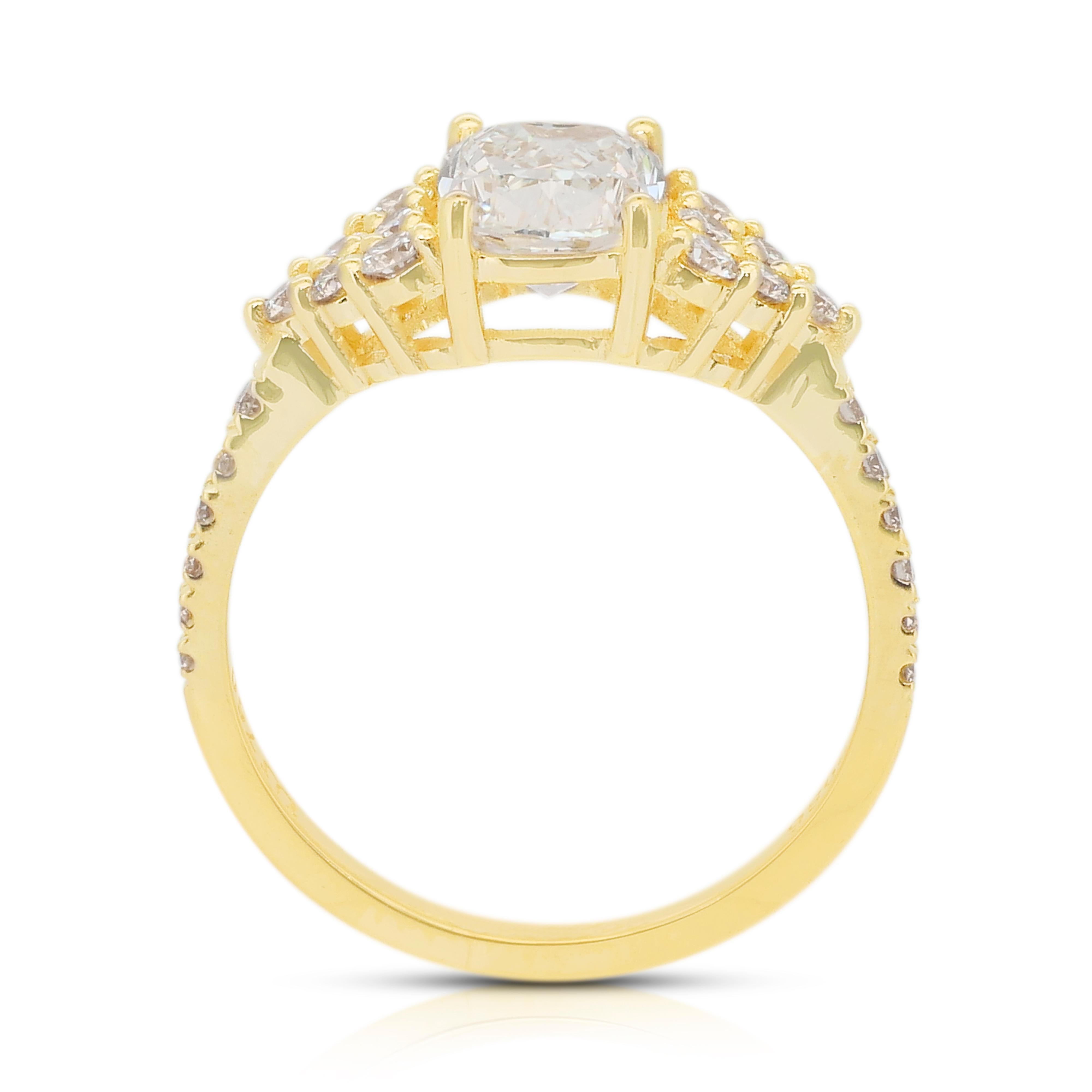 Éblouissante bague en or jaune 18 carats de 1,96 ct de diamants naturels - certifiée IGI en vente 4
