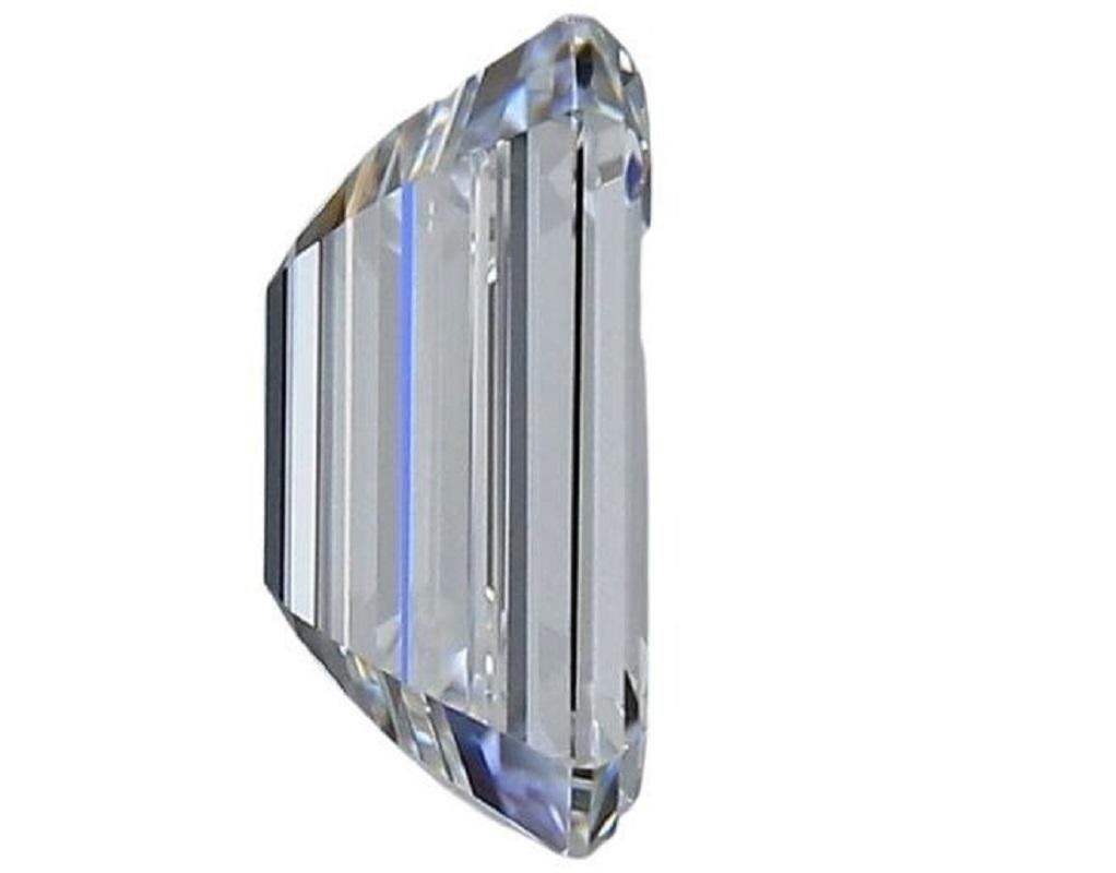 Round Cut Dazzling 1pc Natural Diamond w/ 2 Ct Emerald Cut E IF GIA Certificate For Sale