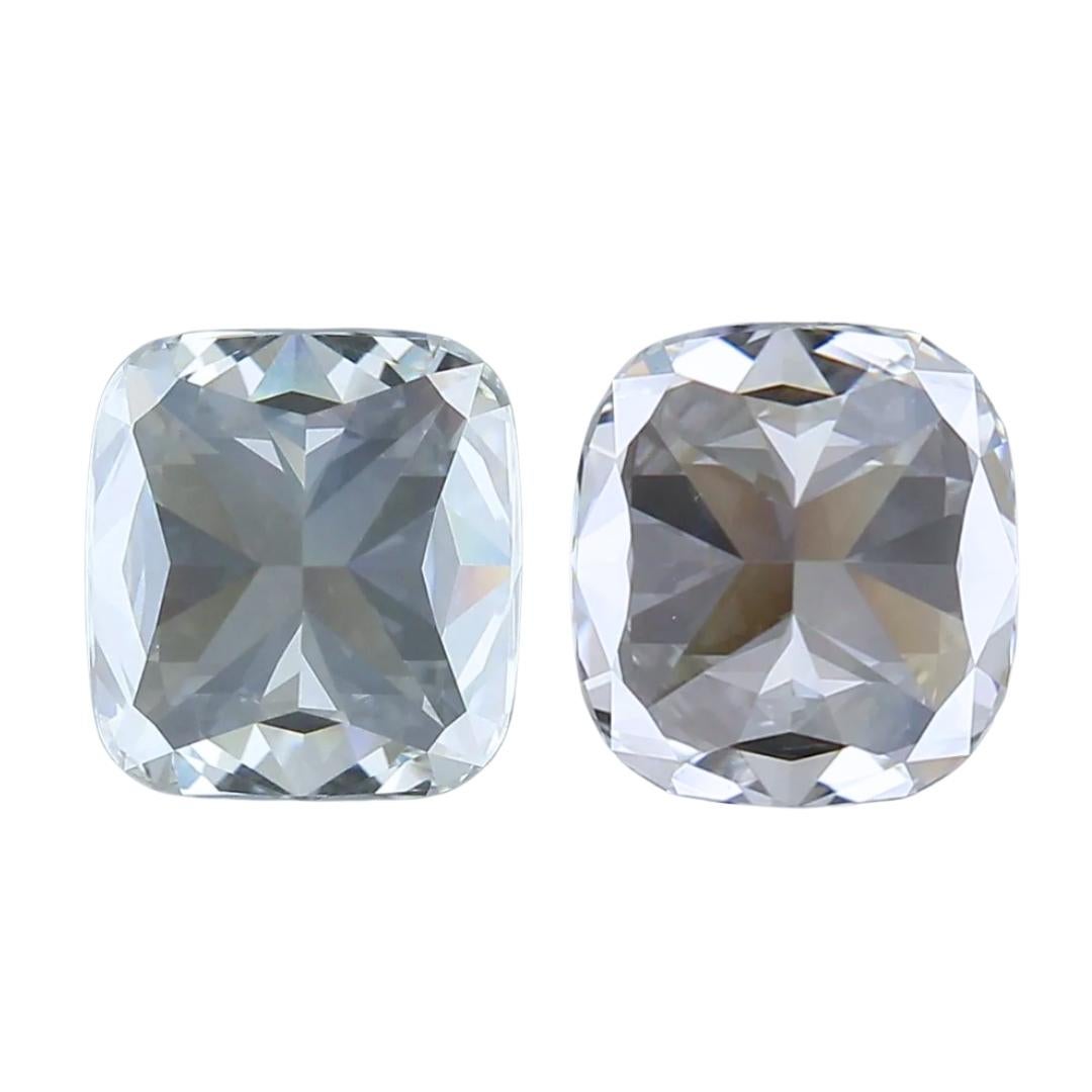 Abbagliante coppia di diamanti a forma di cuscino da 2,00ct - Certificato GIA In condizioni Nuovo in vendita a רמת גן, IL