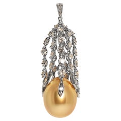 Dazzling 2.17ct South Sea Pearl and Diamonds Pendant in 18K Two-Toned Gold