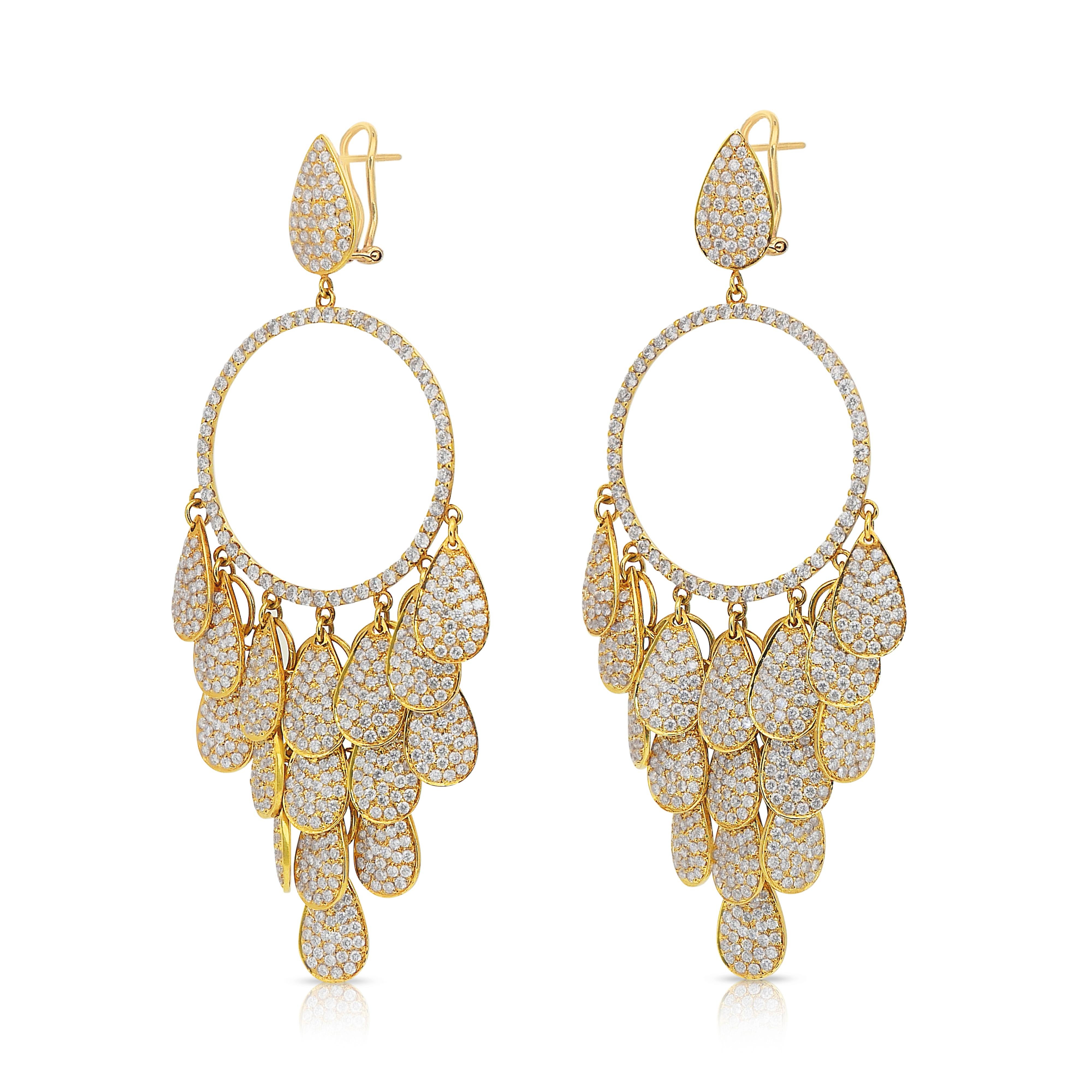Orecchini a goccia con diamanti da 22,00ct in oro giallo 18k - certificati IGI in vendita 2