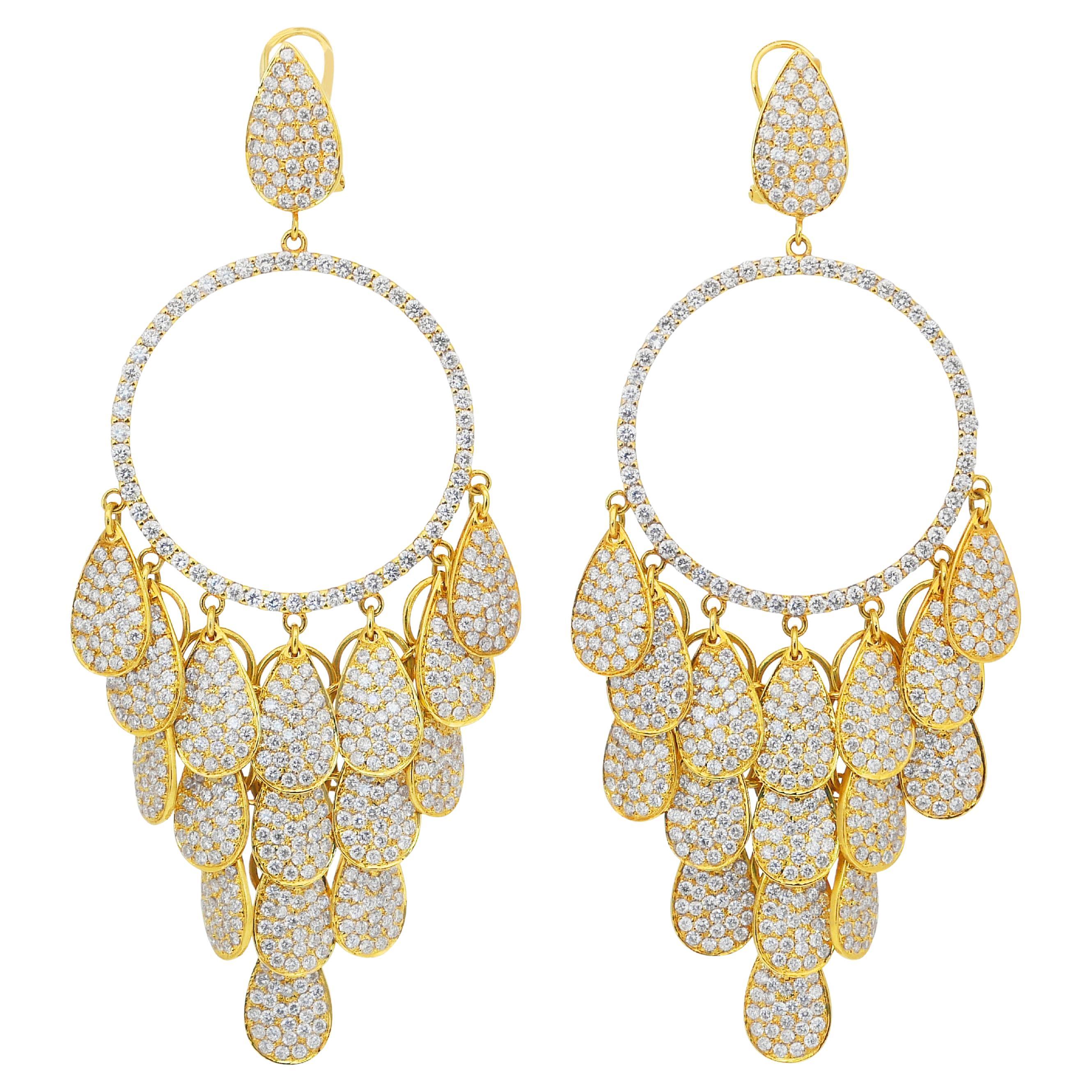 Dazzling 22.00ct Diamonds Drop Earrings in 18k Yellow Gold - IGI Certified