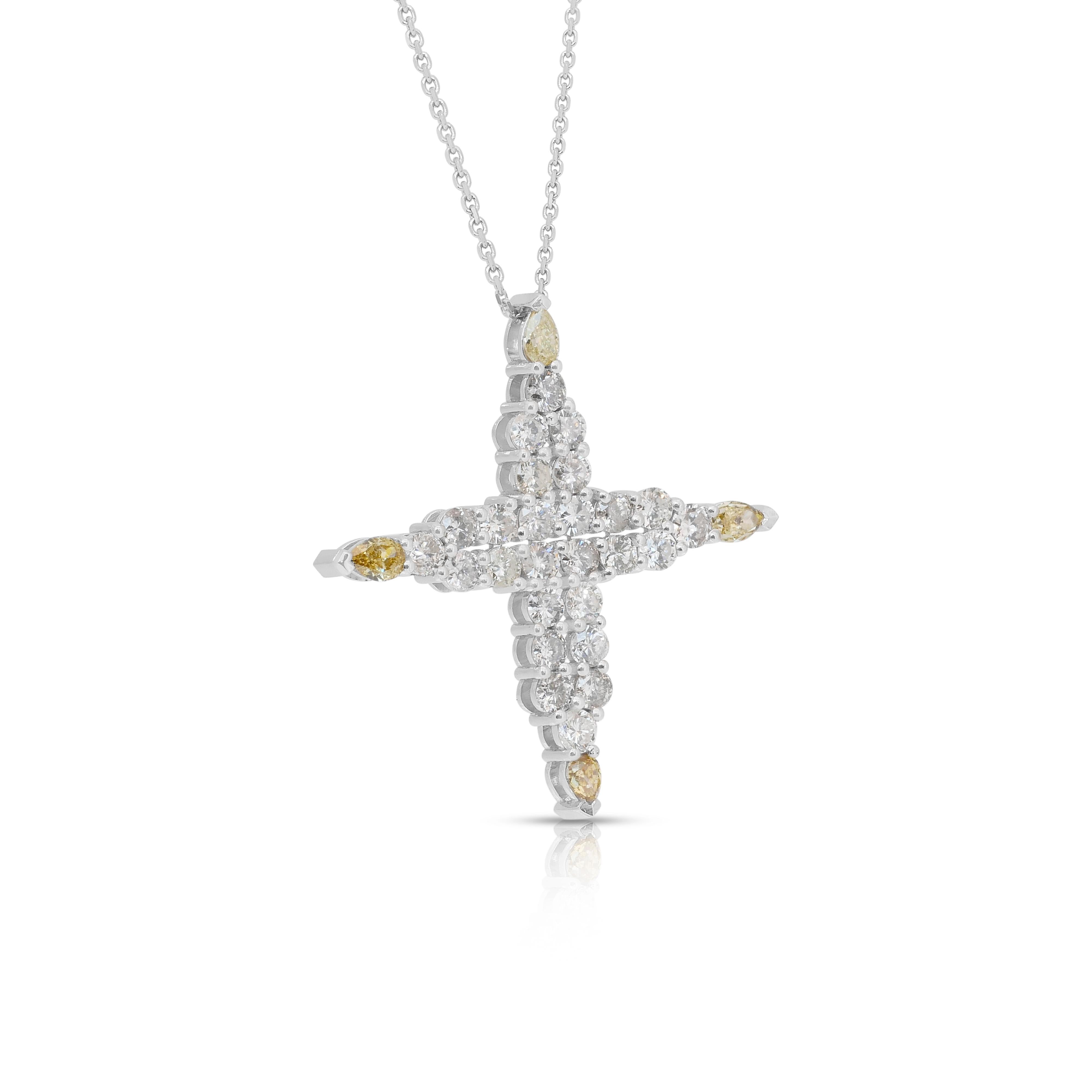 Deslumbrante Collar de Diamantes de 2,21ct con Colgante de Cruz en Oro Blanco de 14k Corte redondo en venta
