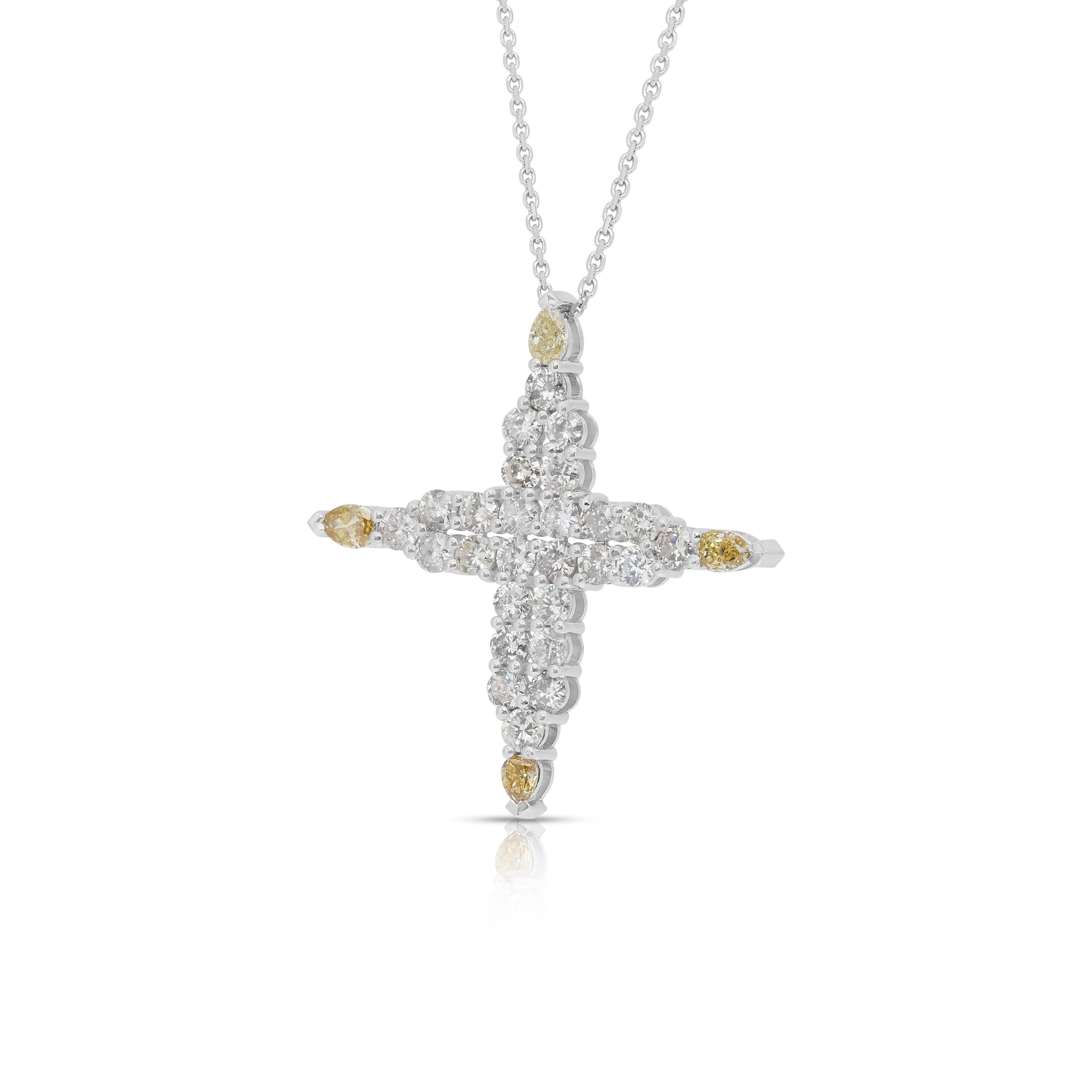 Deslumbrante Collar de Diamantes de 2,21ct con Colgante de Cruz en Oro Blanco de 14k en Nuevo estado para la venta en רמת גן, IL