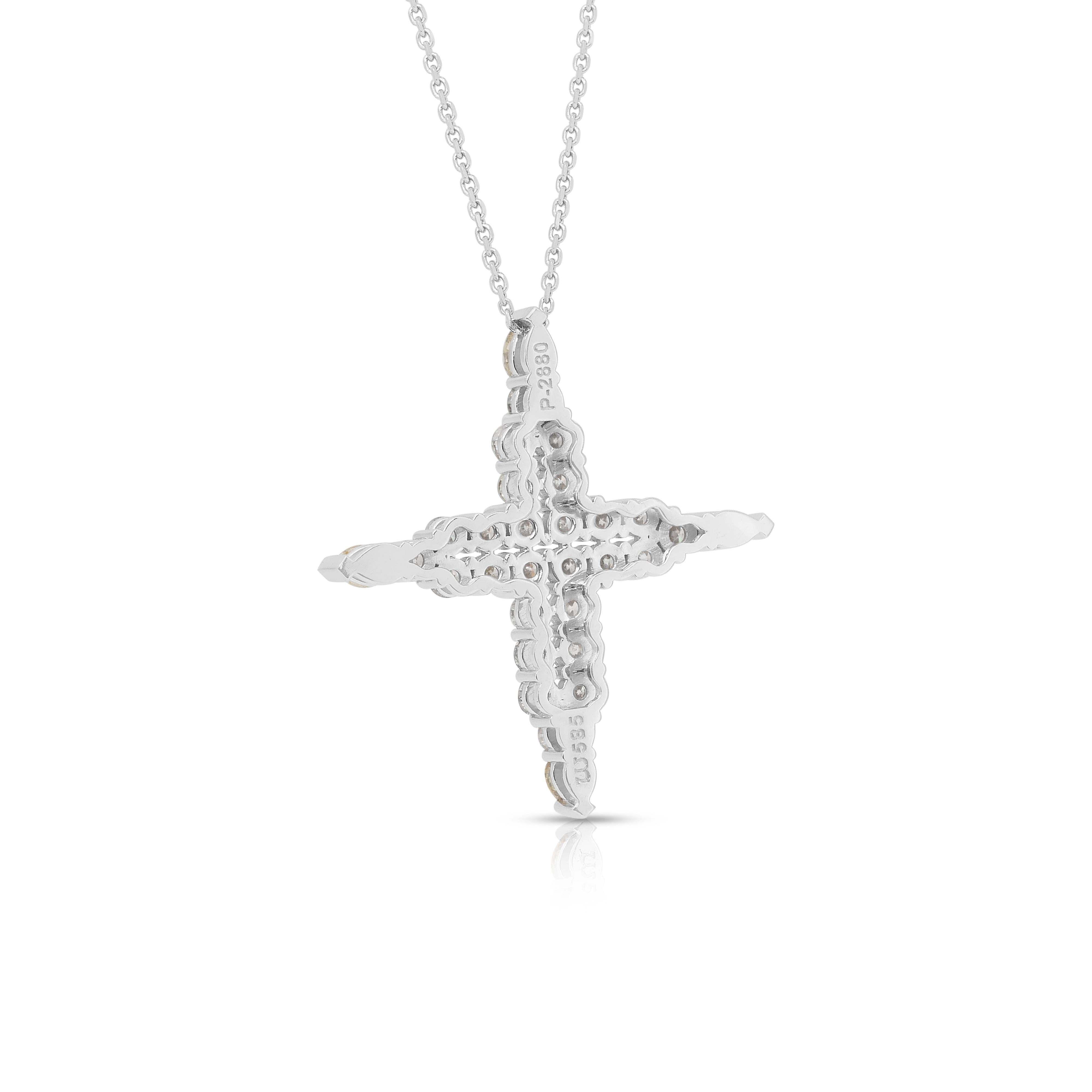 Deslumbrante Collar de Diamantes de 2,21ct con Colgante de Cruz en Oro Blanco de 14k en venta 3