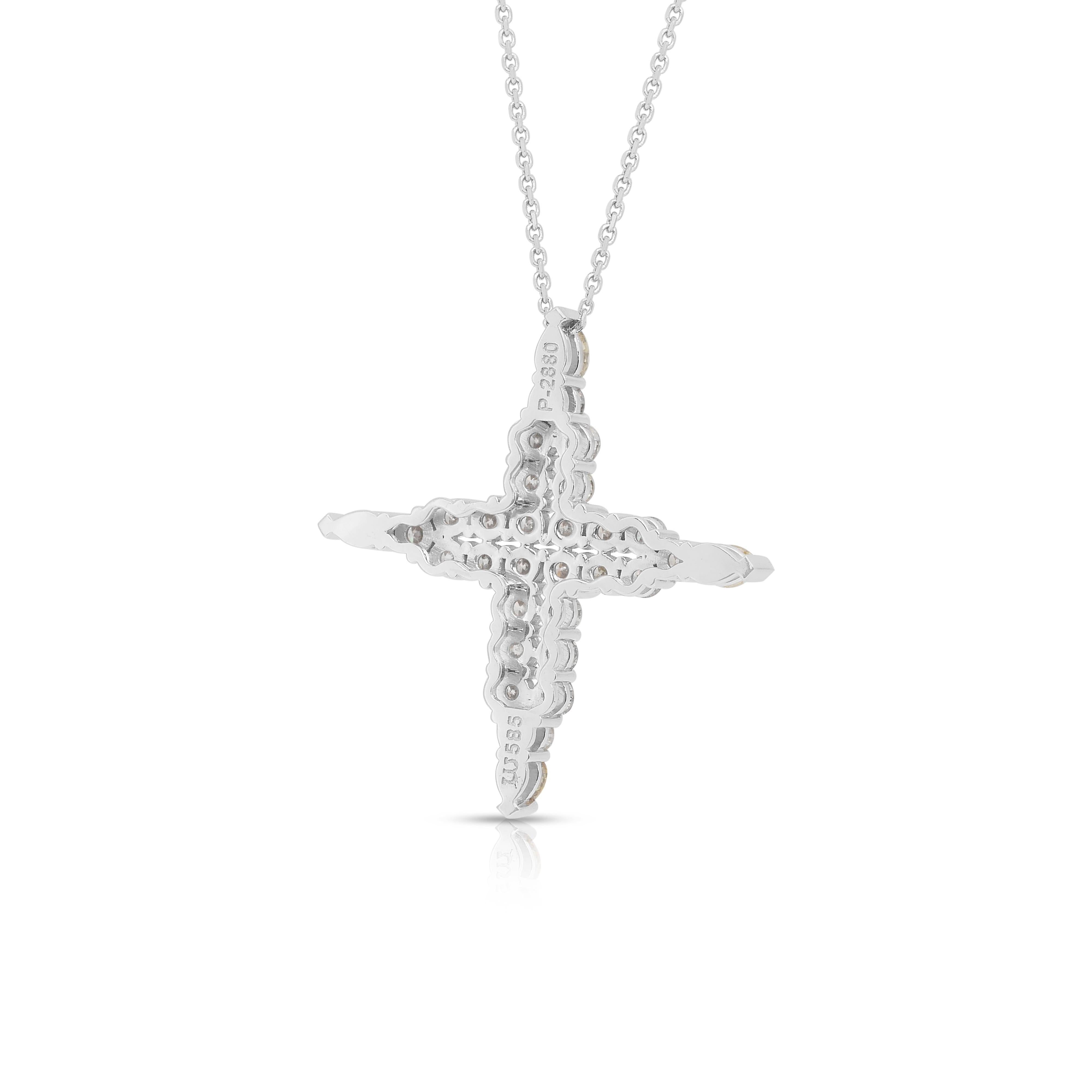 Deslumbrante Collar de Diamantes de 2,21ct con Colgante de Cruz en Oro Blanco de 14k en venta 4