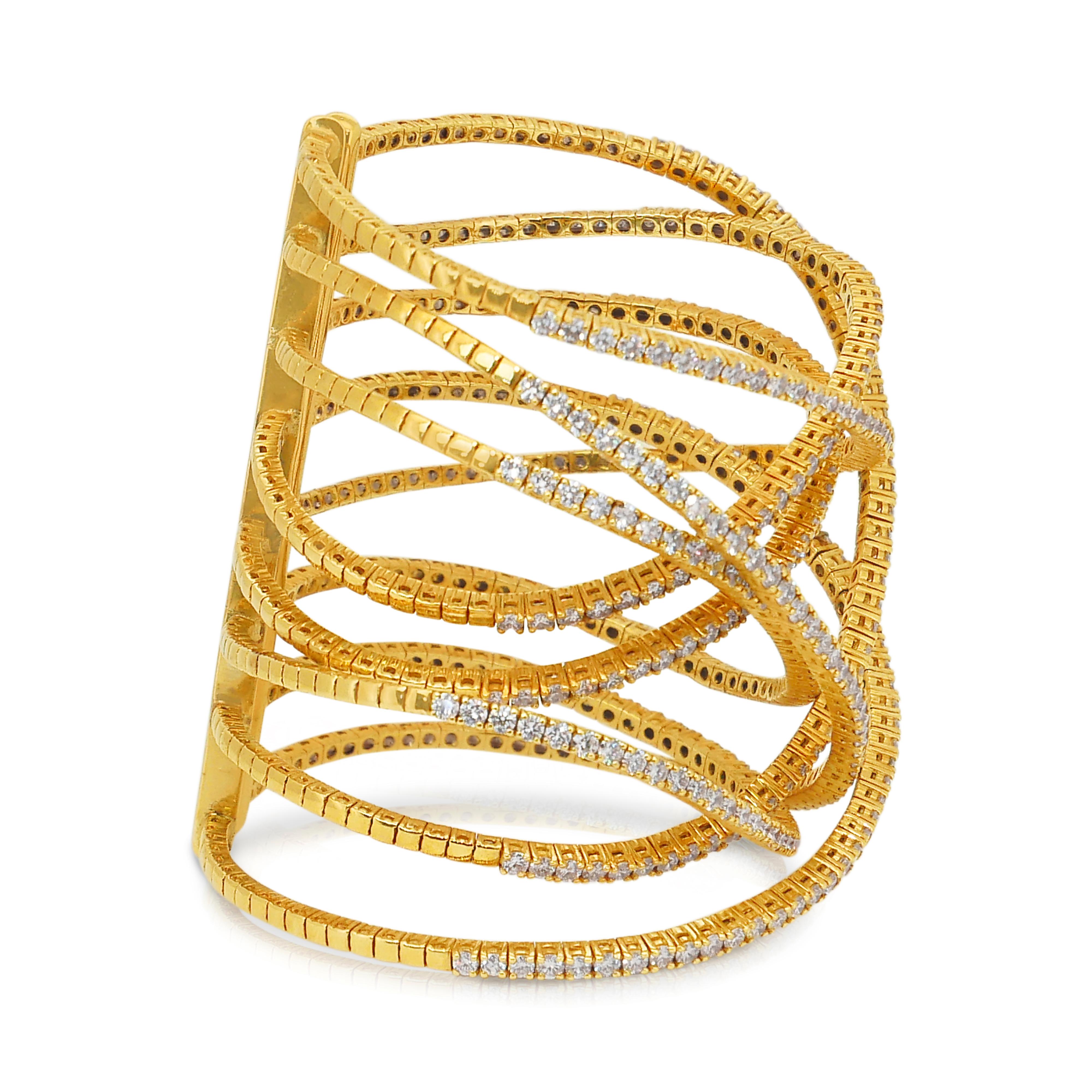 Taille ronde Bracelet jonc éblouissant en or jaune 18 carats et diamants naturels 22,36 carats, certifié IGI en vente