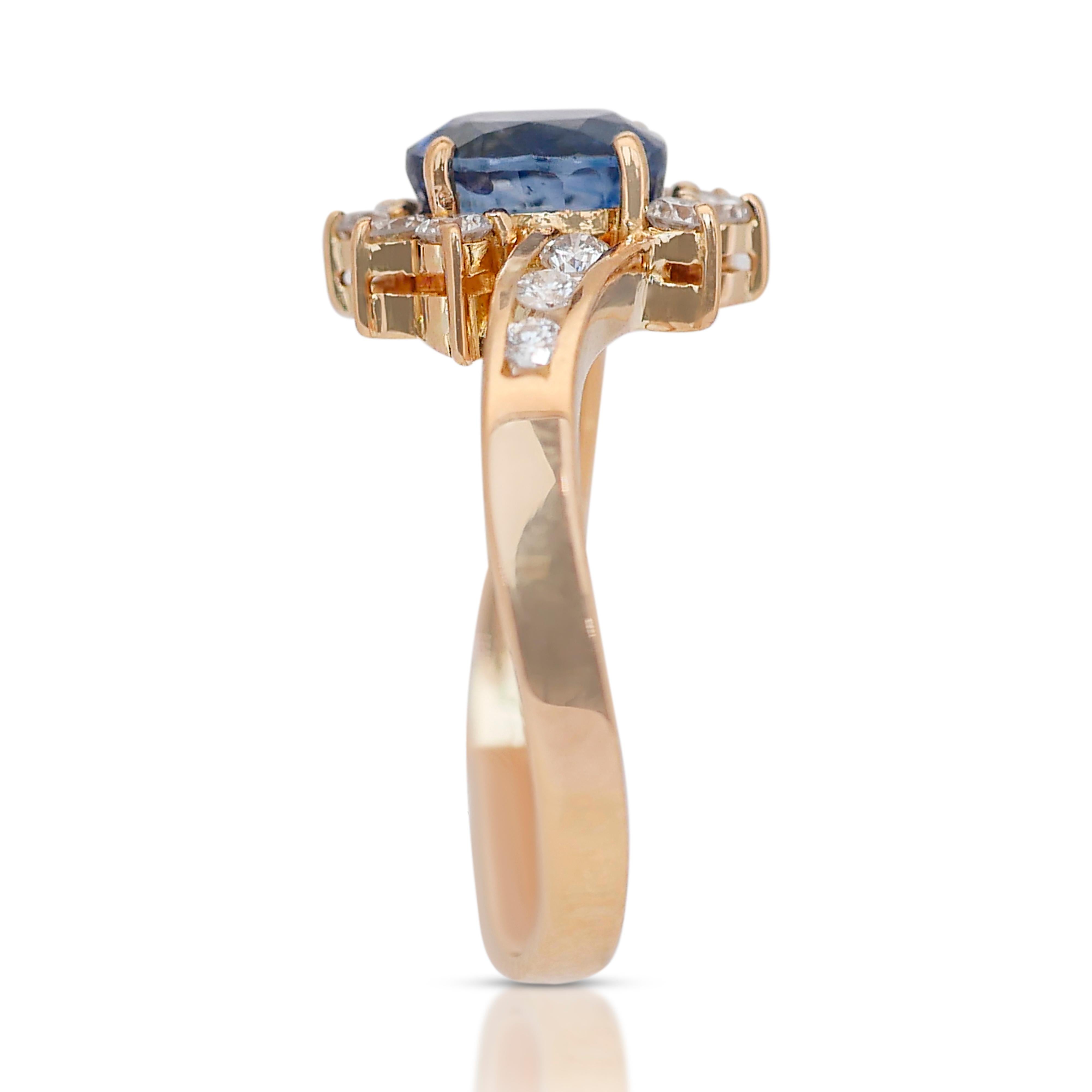 Schillernder 2,35ct Saphir und Diamanten Cluster Ring in 18k Gelbgold - IGI Cert im Angebot 1