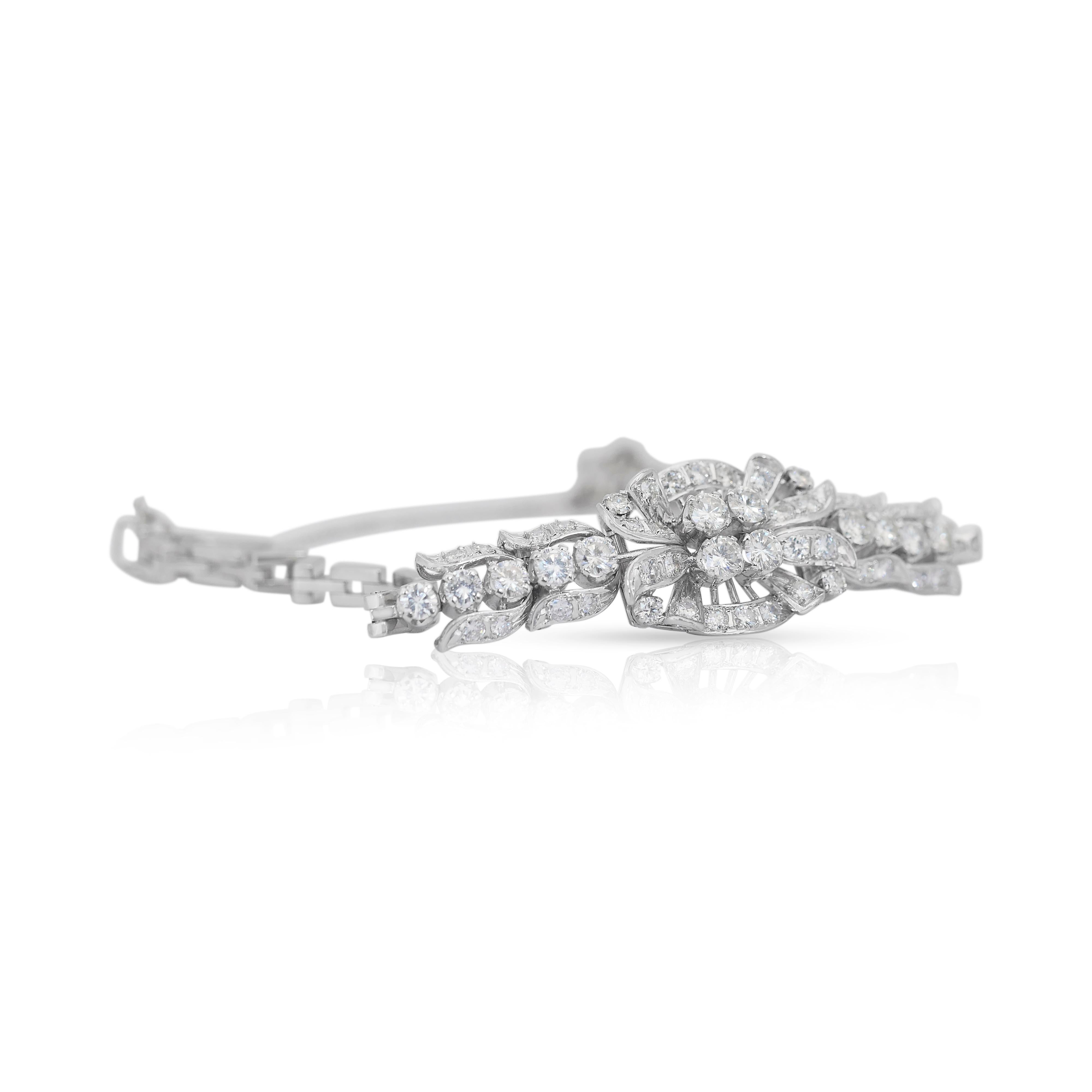 Dazzling 2.40ct Diamonds Bracelet in Platinum - IGI Certified In New Condition For Sale In רמת גן, IL