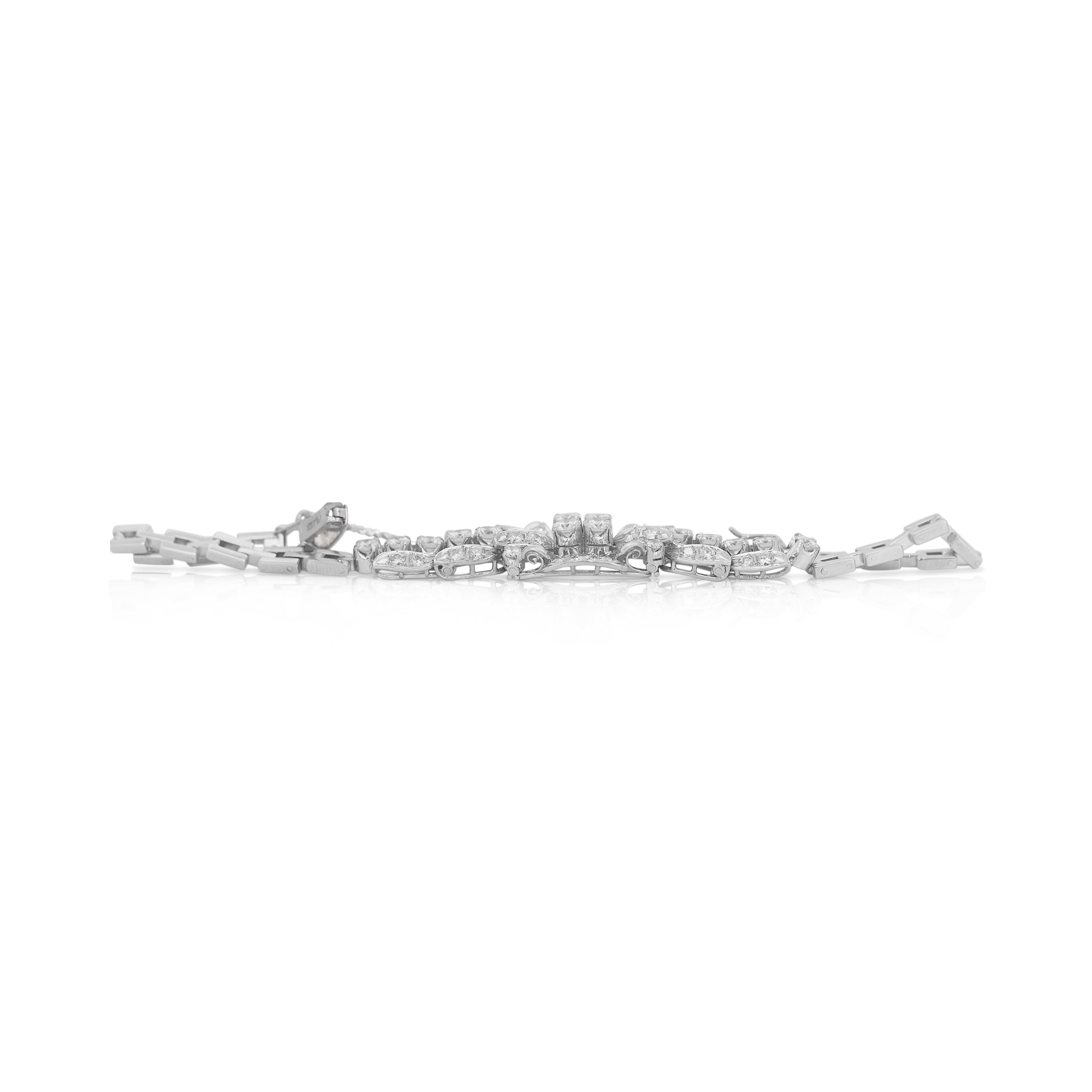 Dazzling 2.40ct Diamonds Bracelet in Platinum - IGI Certified For Sale 2