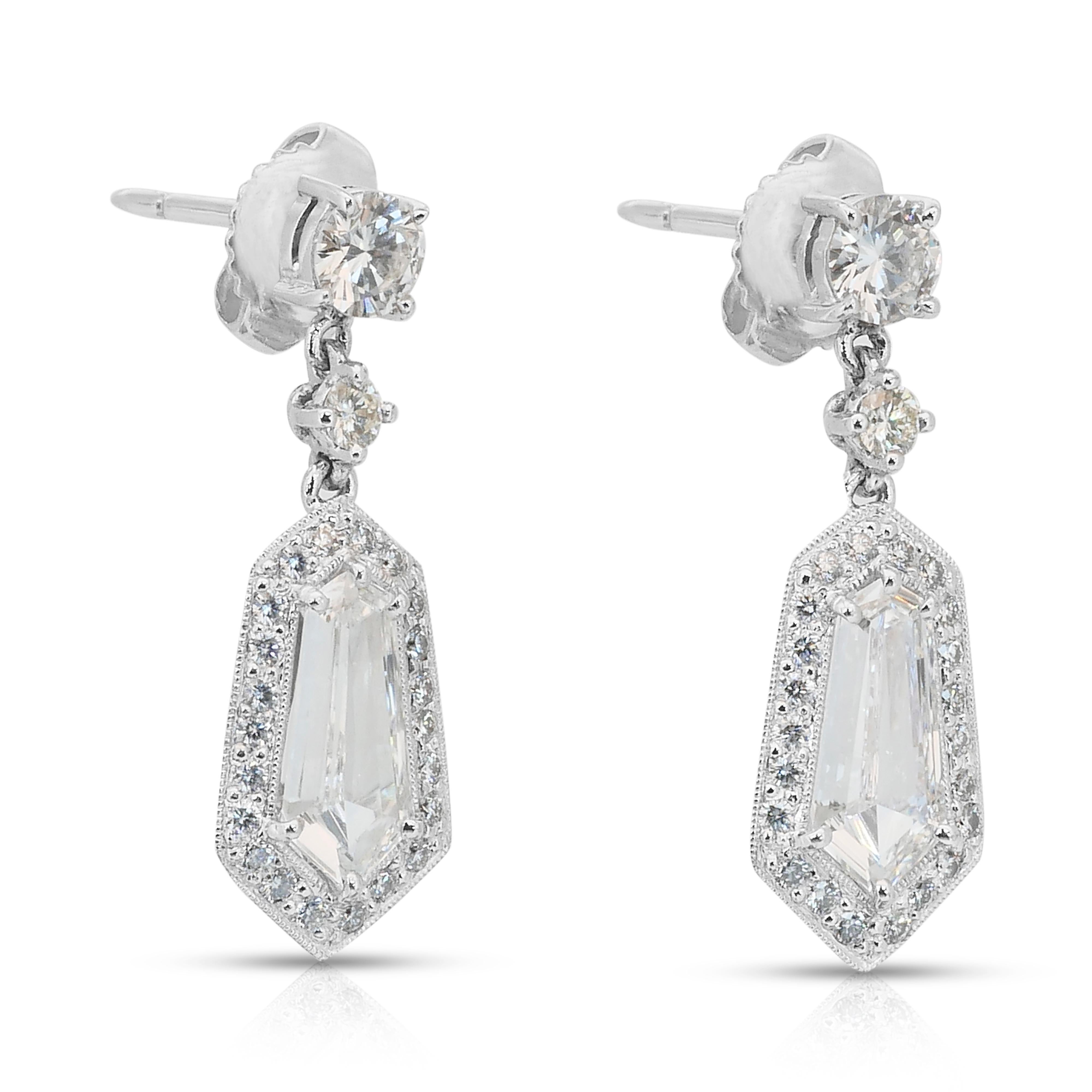 Taille ronde Pendants d'oreilles éblouissants en or blanc 18 carats de 2,48 ct de diamants - certifiés IGI en vente