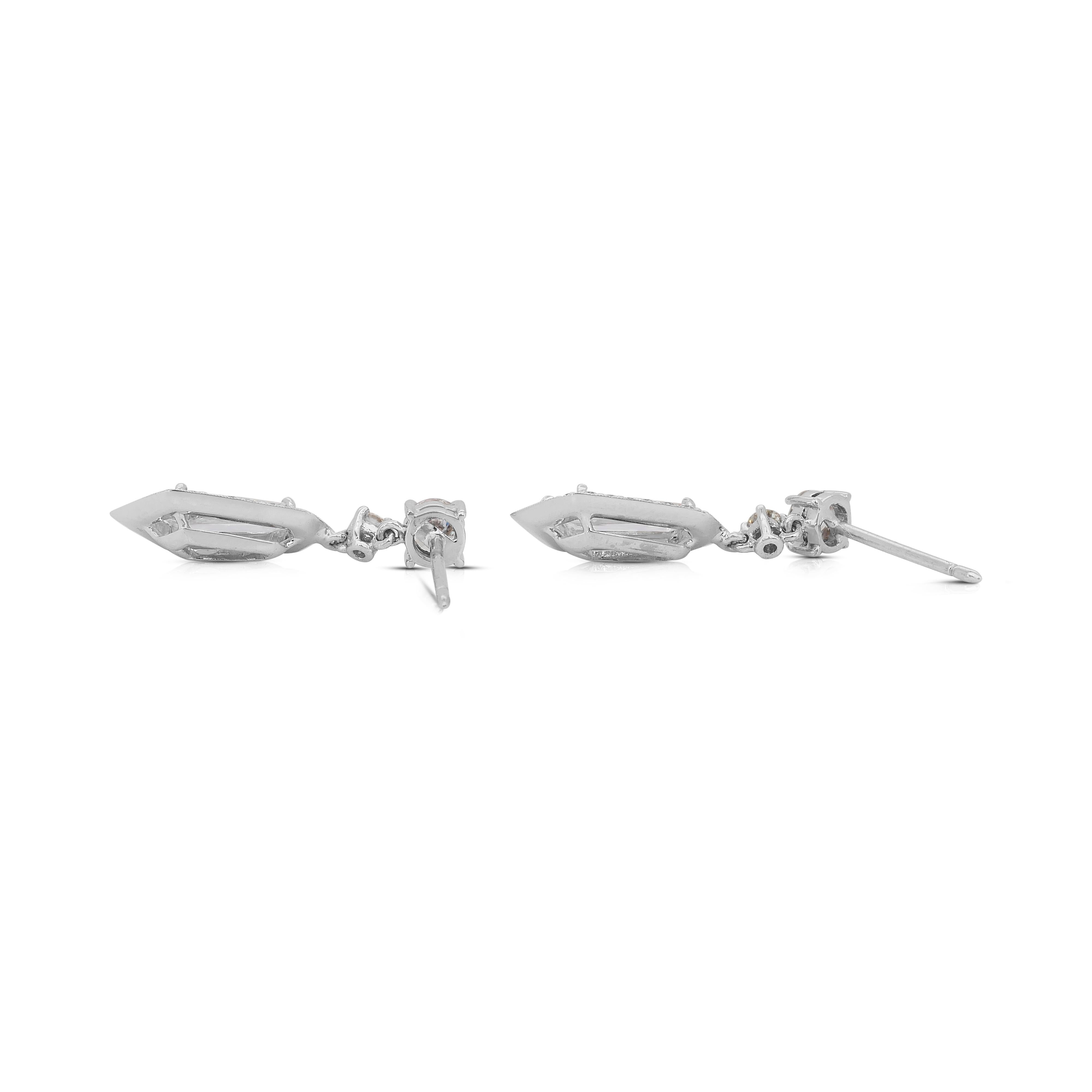 Pendants d'oreilles éblouissants en or blanc 18 carats de 2,48 ct de diamants - certifiés IGI en vente 4