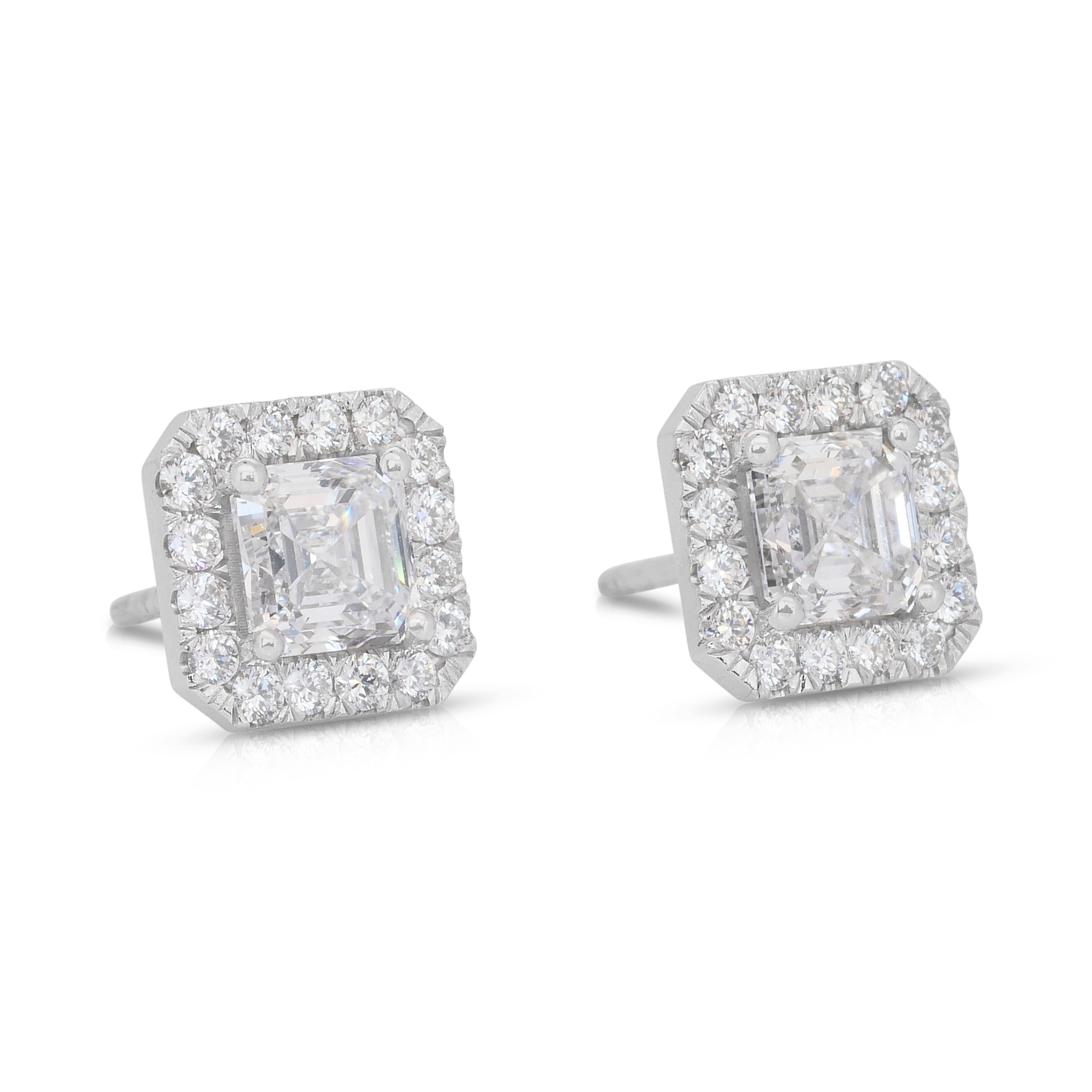 Taille carrée Boucles d'oreilles halo éblouissantes en diamants taille idéale de 2,52 ct. en vente