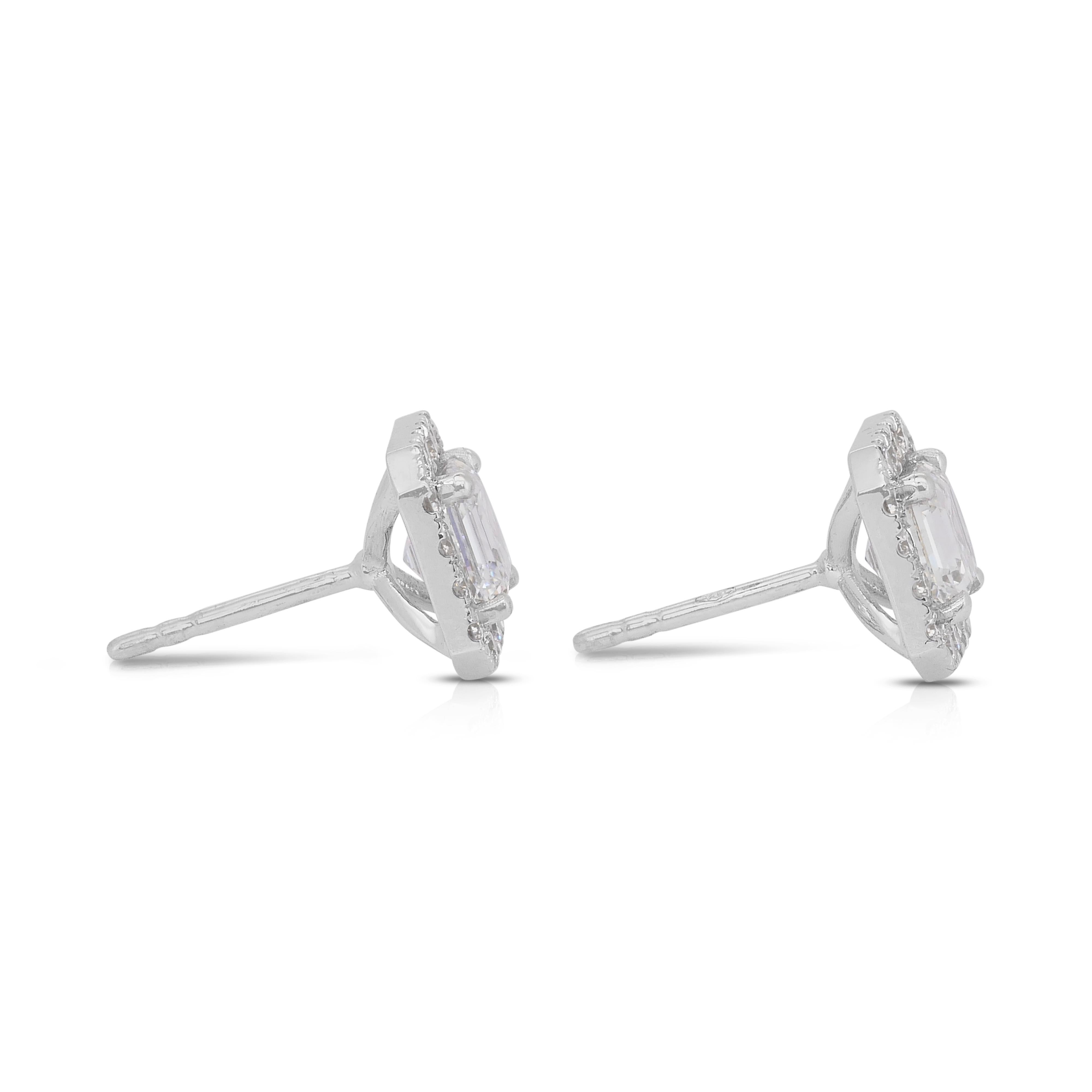 Boucles d'oreilles halo éblouissantes en diamants taille idéale de 2,52 ct. en vente 3