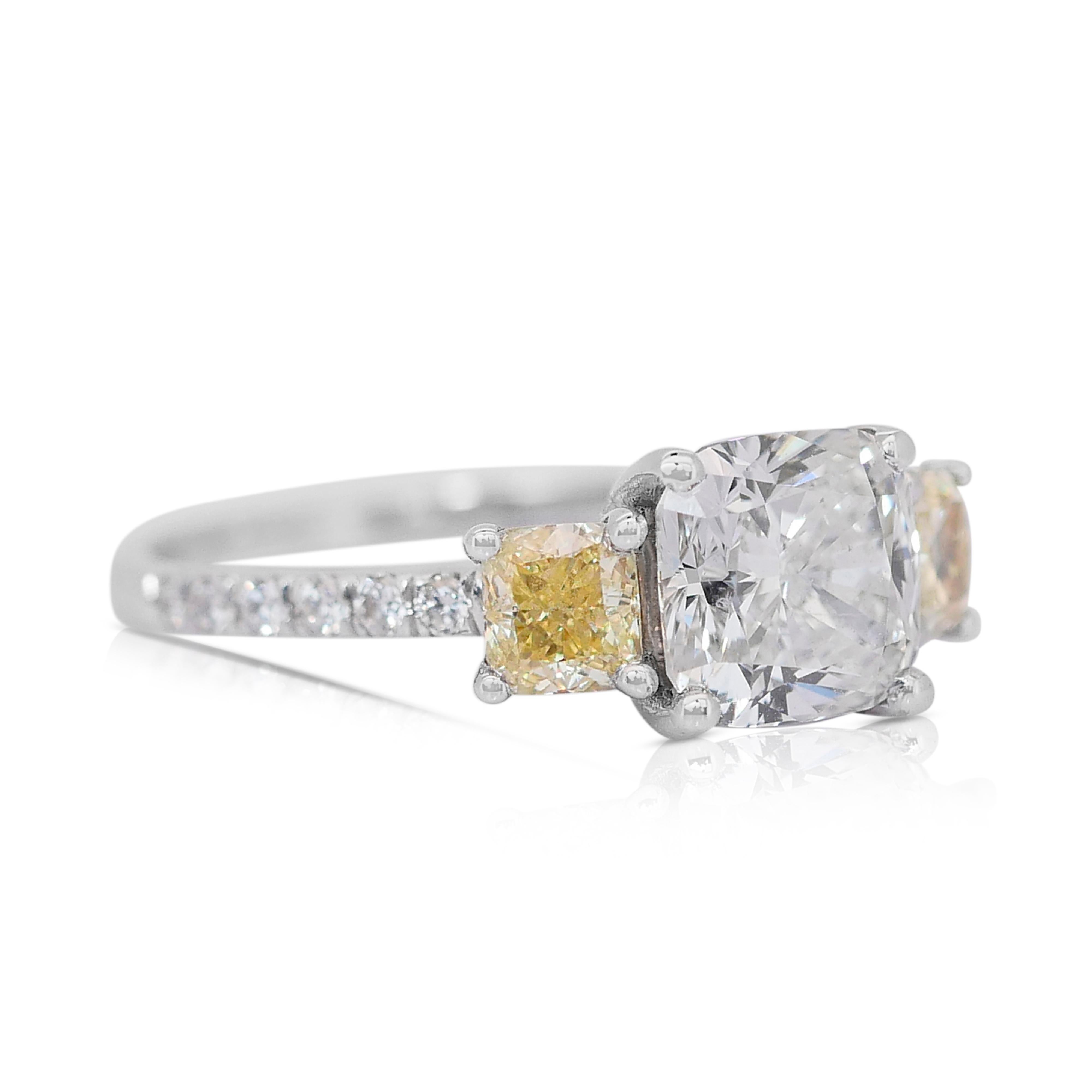 Deslumbrante Anillo de 3 Piedras de Diamantes de 2,57 ct en Oro Blanco de 18k - Certificado GIA Corte cojín en venta