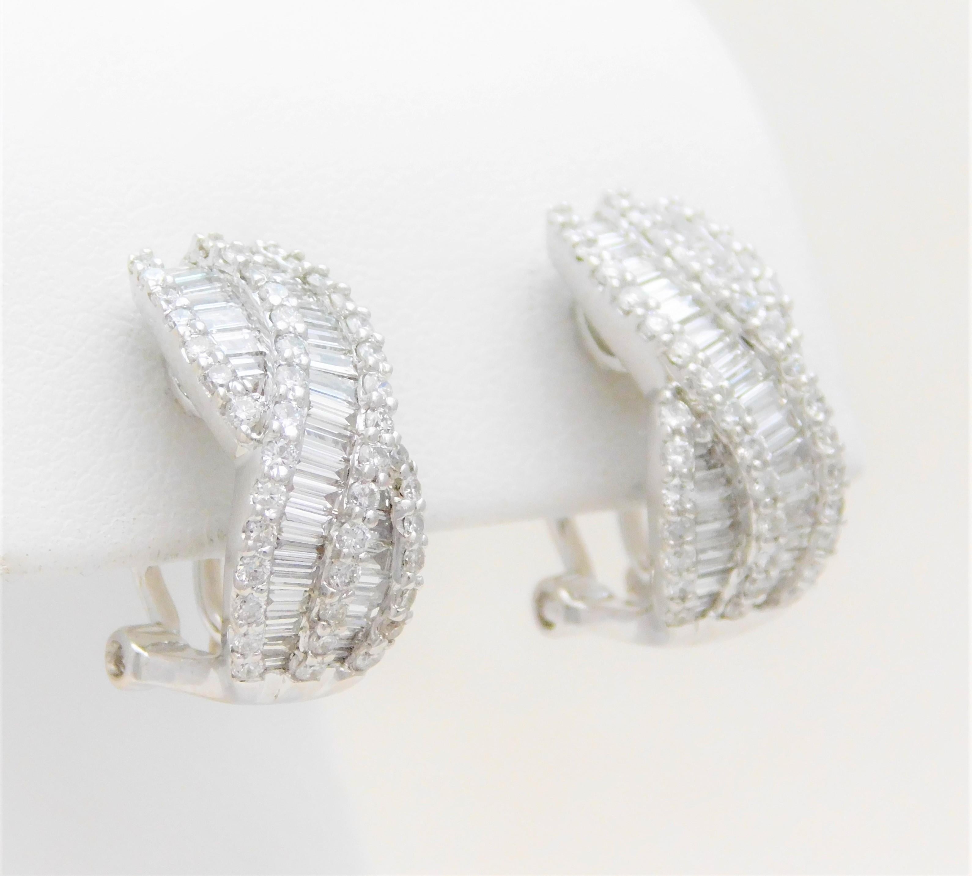 Modern Dazzling 2.60 Carat Diamond Drop Earrings