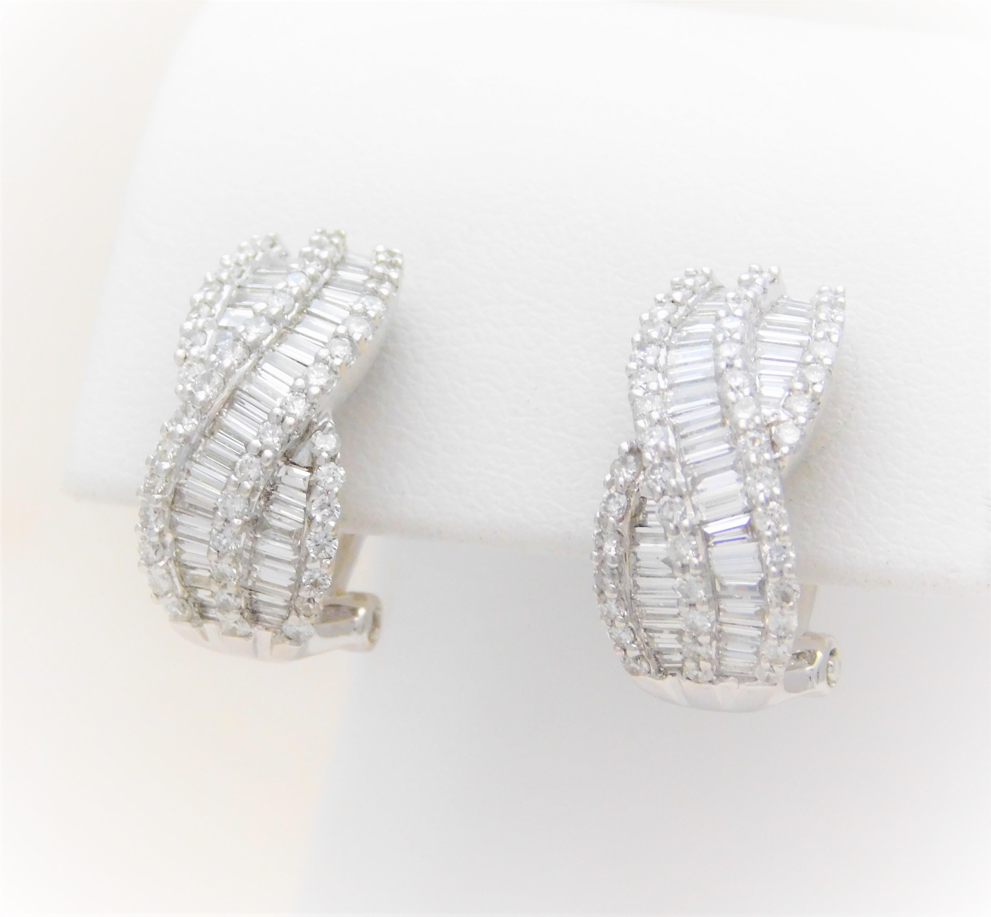 Baguette Cut Dazzling 2.60 Carat Diamond Drop Earrings