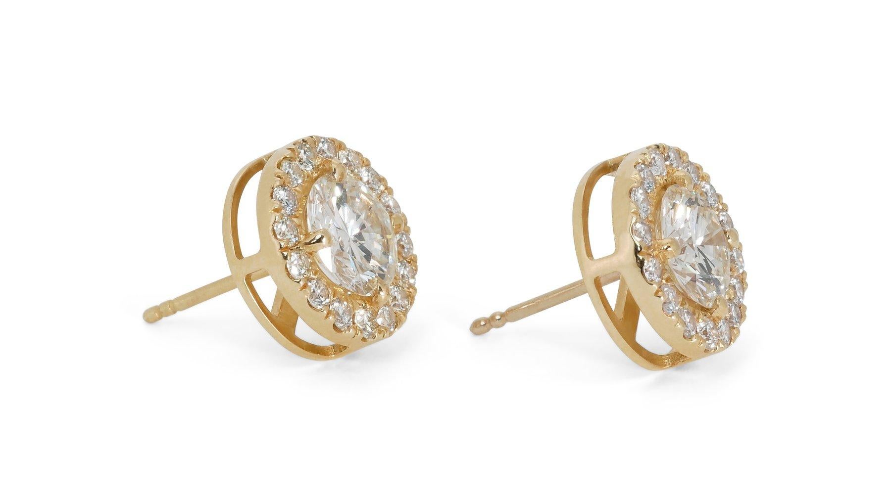 Round Cut Dazzling 2.66ct Triple Excellent Ideal Cut Diamonds Stud Earrings -GIA Certified For Sale