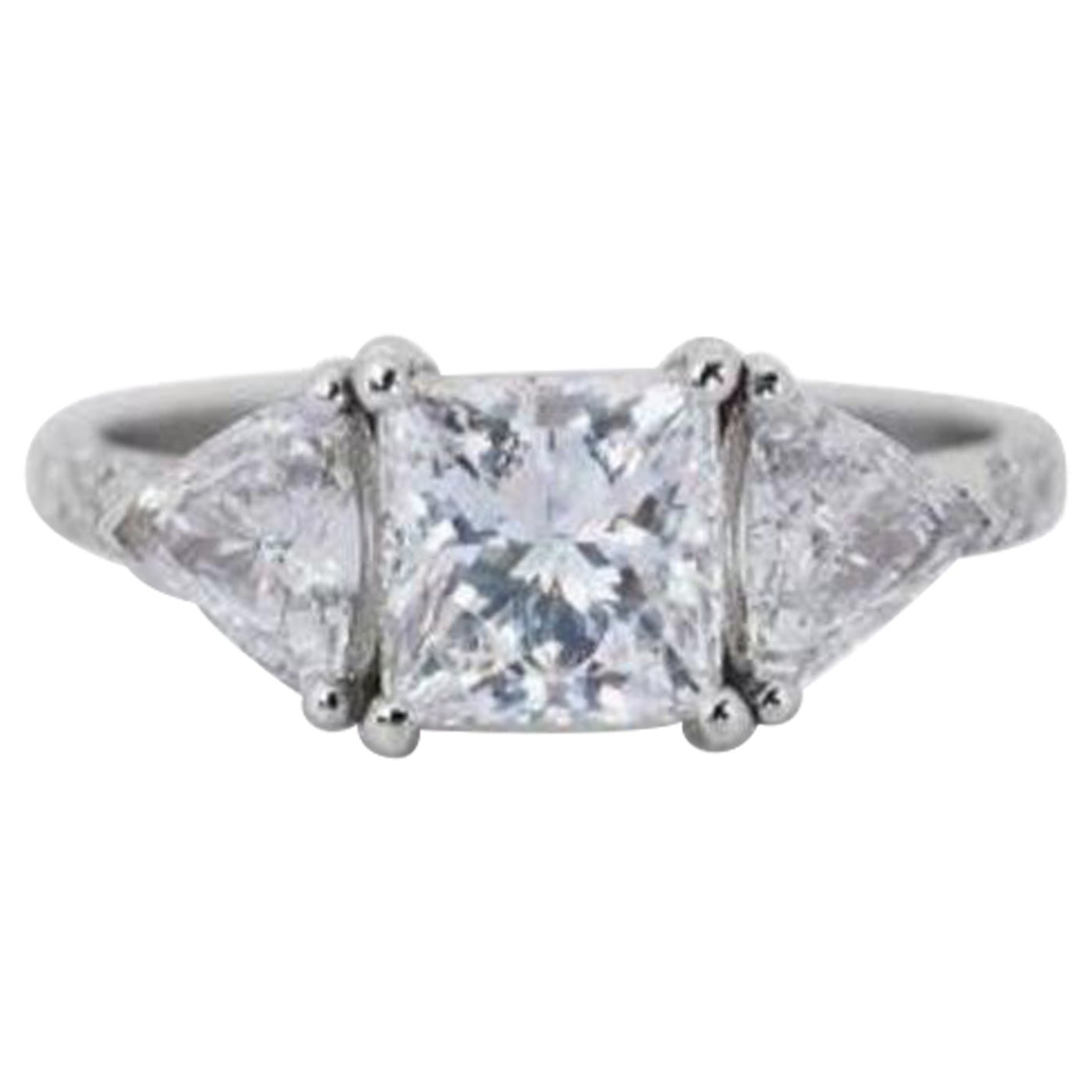 Abbagliante anello con diamante da 2,71 carati incastonato in oro bianco da 18 carati