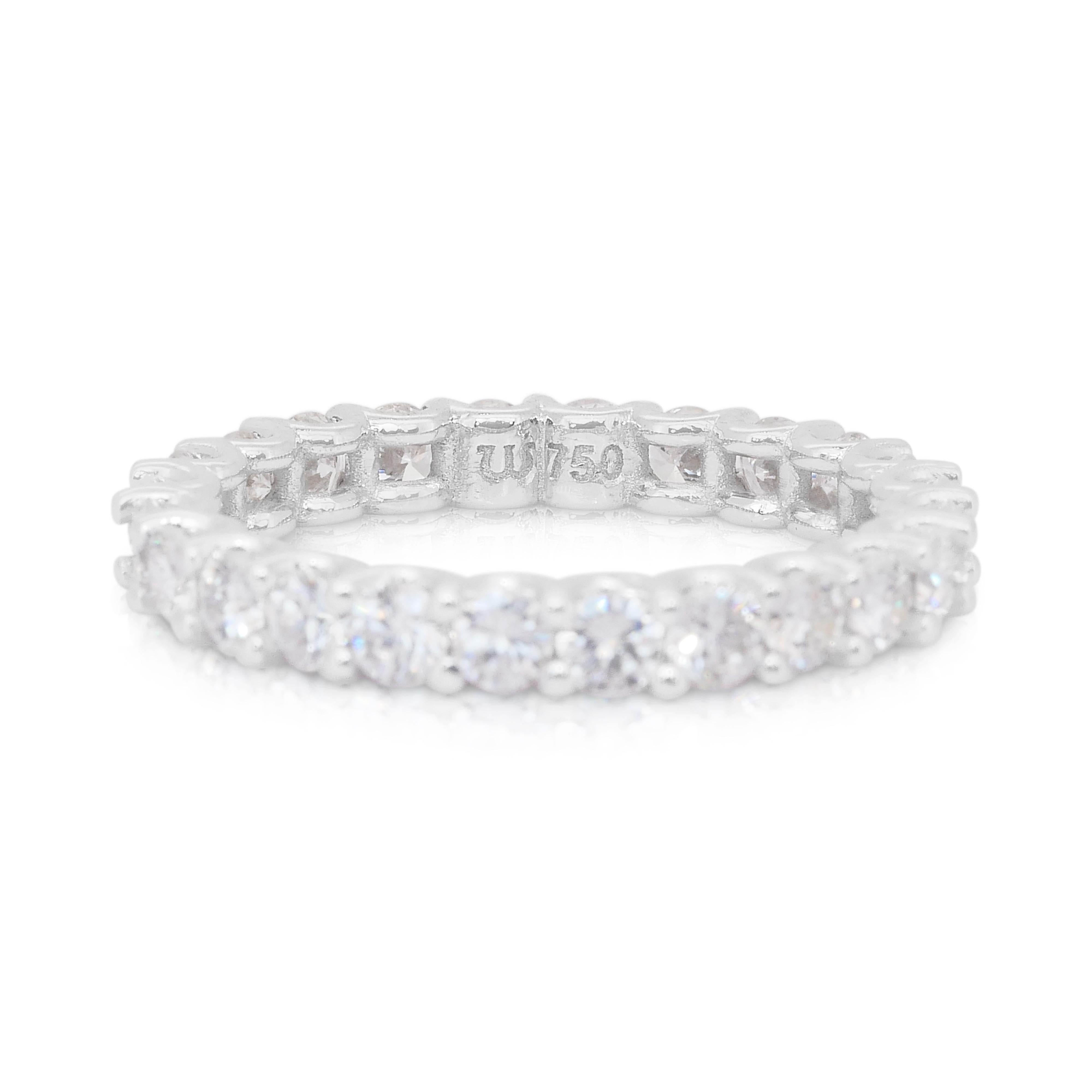 Deslumbrante Anillo de Eternidad de Diamantes de 2,83 ct en Oro Blanco de 14k - Certificado IGI en Nuevo estado para la venta en רמת גן, IL