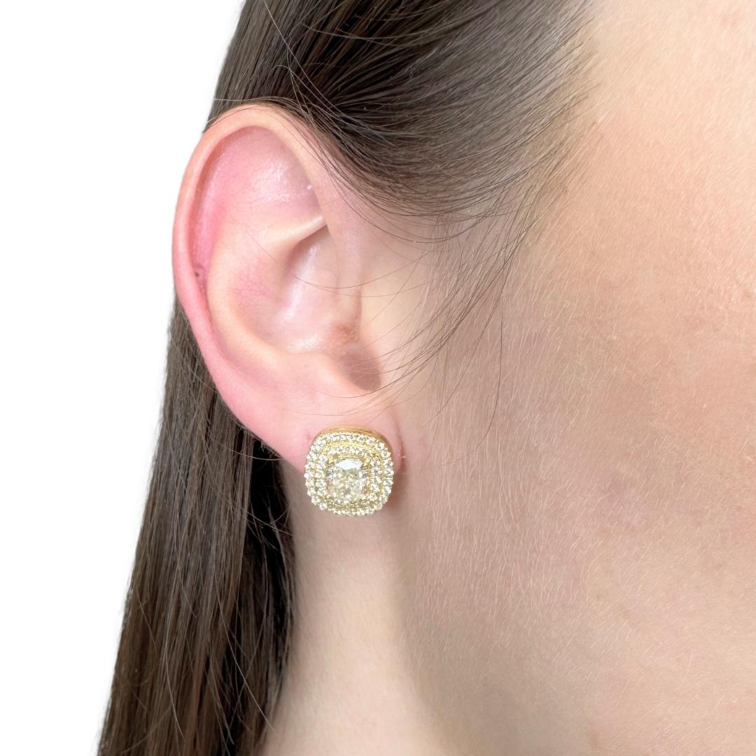 Orecchini con diamanti da 3,03 carati in oro giallo 18 carati - certificati IGI in vendita 5