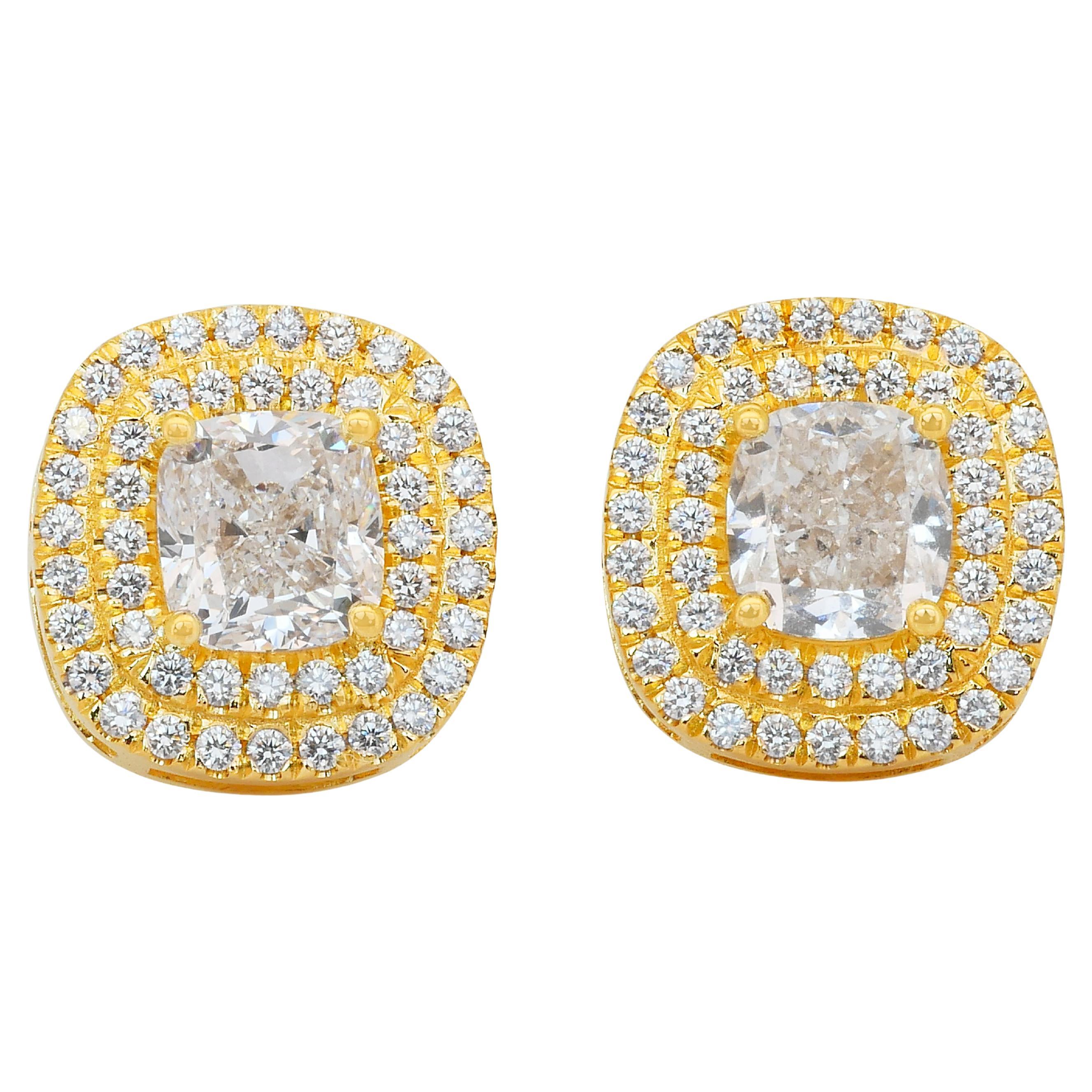 Boucles d
oreilles éblouissantes en or jaune 18k avec 3.03ct de diamants - IGI Certified