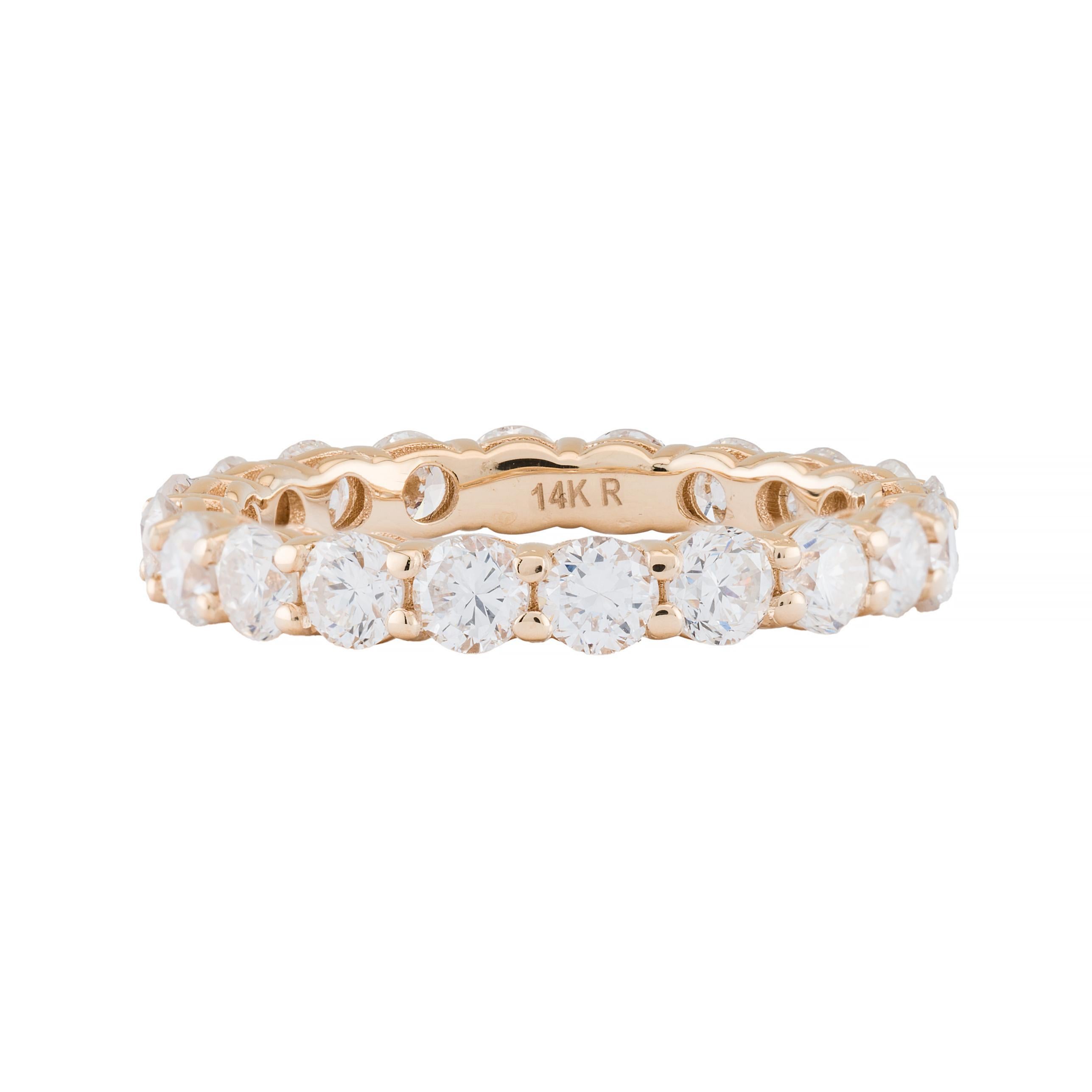 Contemporain Bague d'éternité éblouissante en or jaune 14 carats avec diamants de 3,30 carats en vente