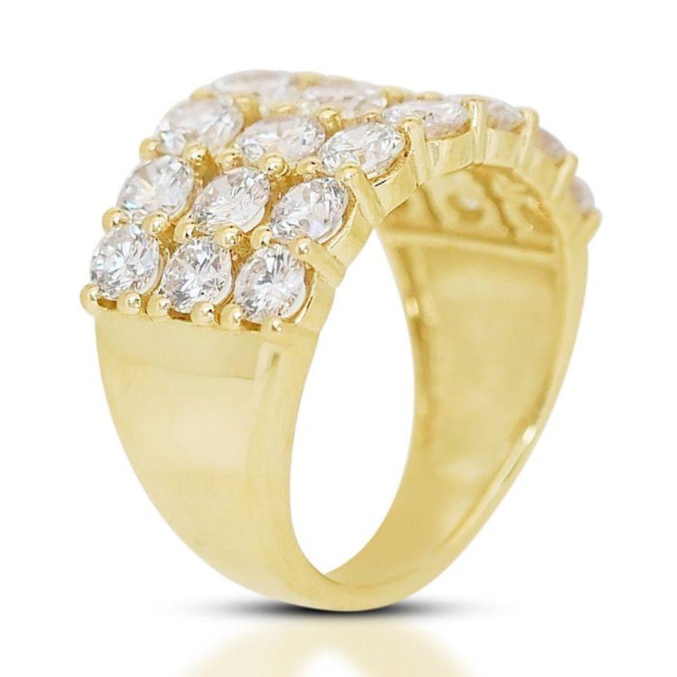 Dazzling 3.85ct Round Brilliant Diamond Ring  In New Condition In רמת גן, IL