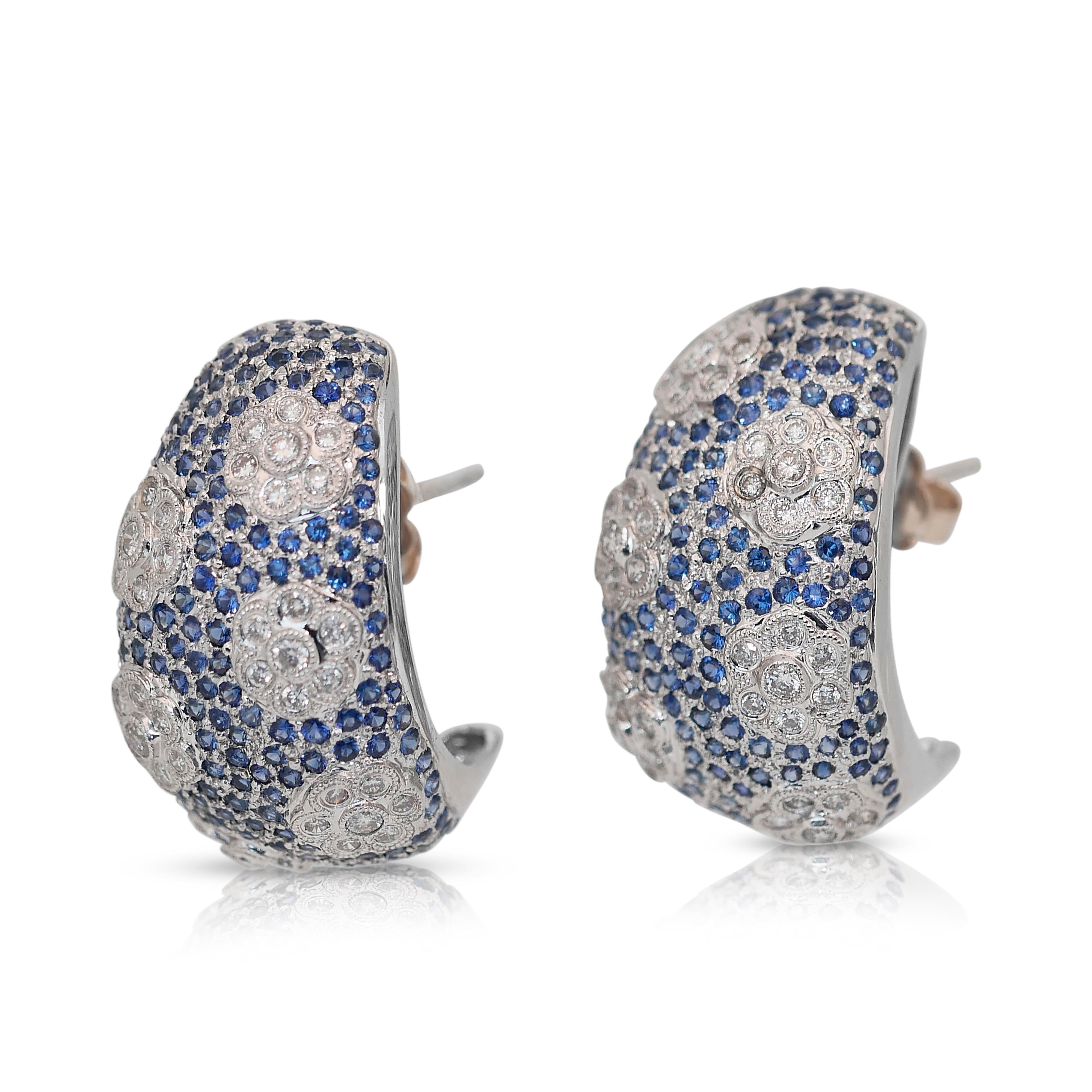 Orecchini con zaffiri e diamanti da 4,48 carati in oro bianco 18 carati - certificati IGI

Questi lussuosi orecchini, realizzati in oro bianco 18 carati, mostrano la vivida brillantezza di 240 zaffiri blu, per un totale di 3,12 carati. I ricchi