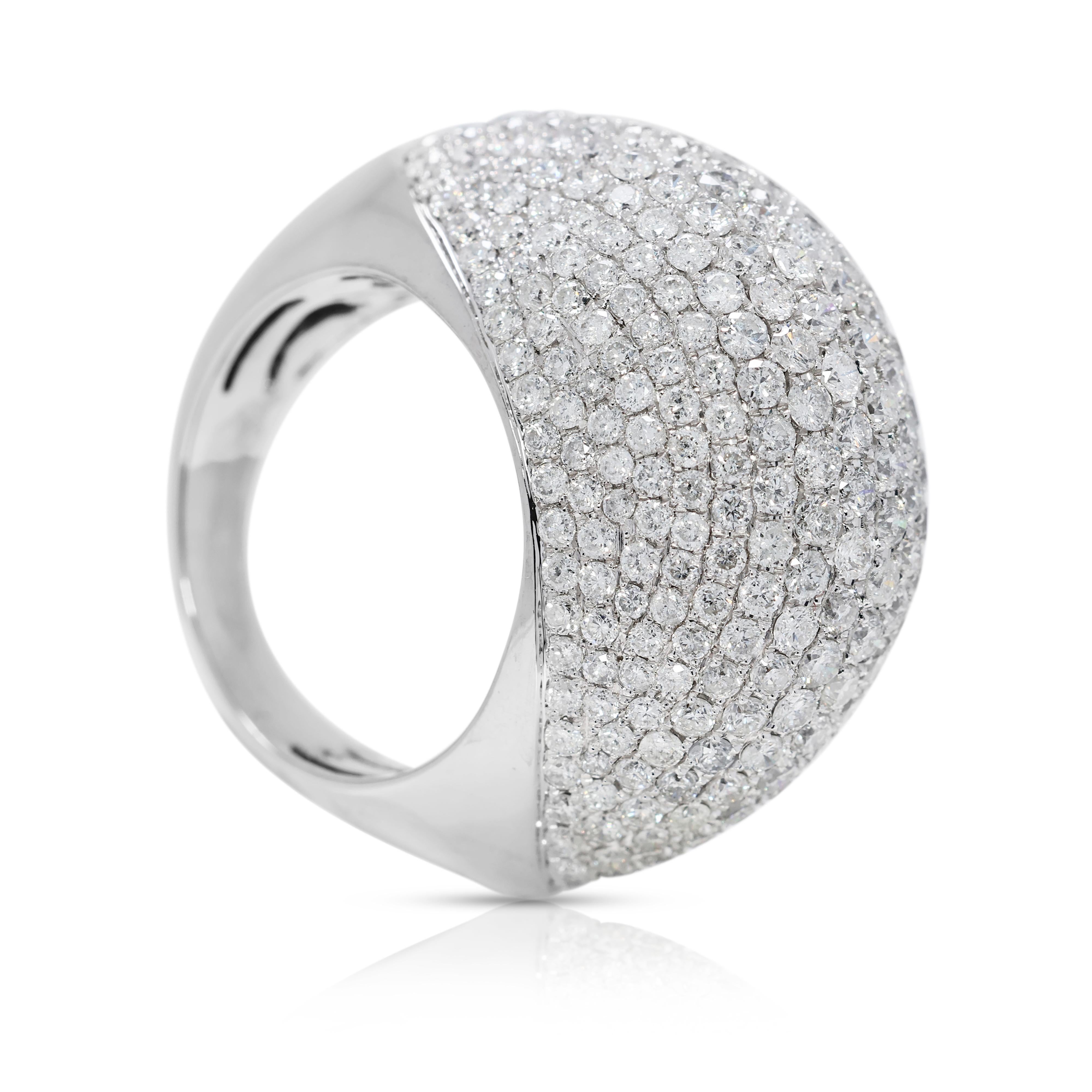 Anello con diamanti naturali da 5,3 carati in oro bianco 18K In condizioni Nuovo in vendita a רמת גן, IL